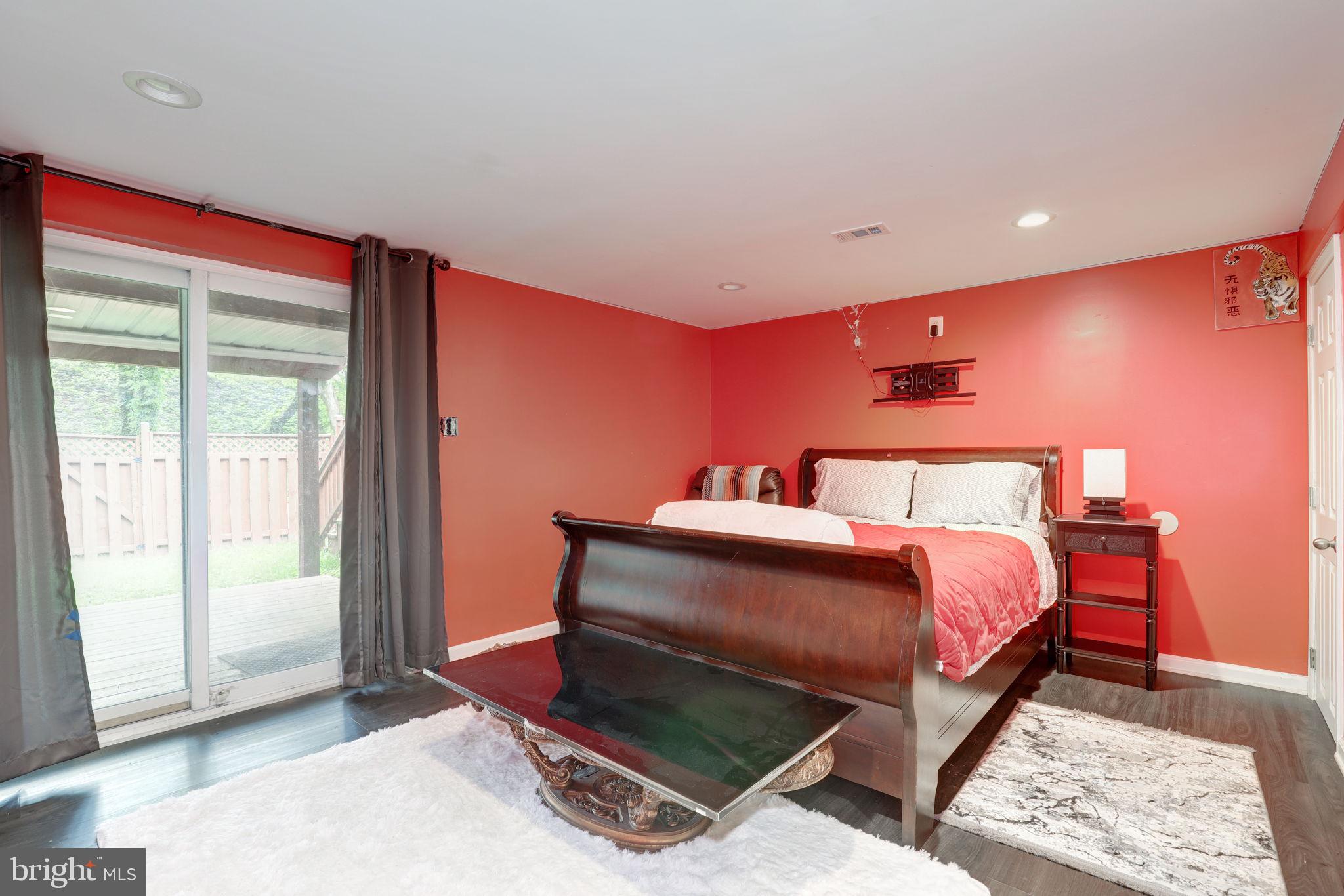 VILLAGE OF WILDE LAKE - Residential