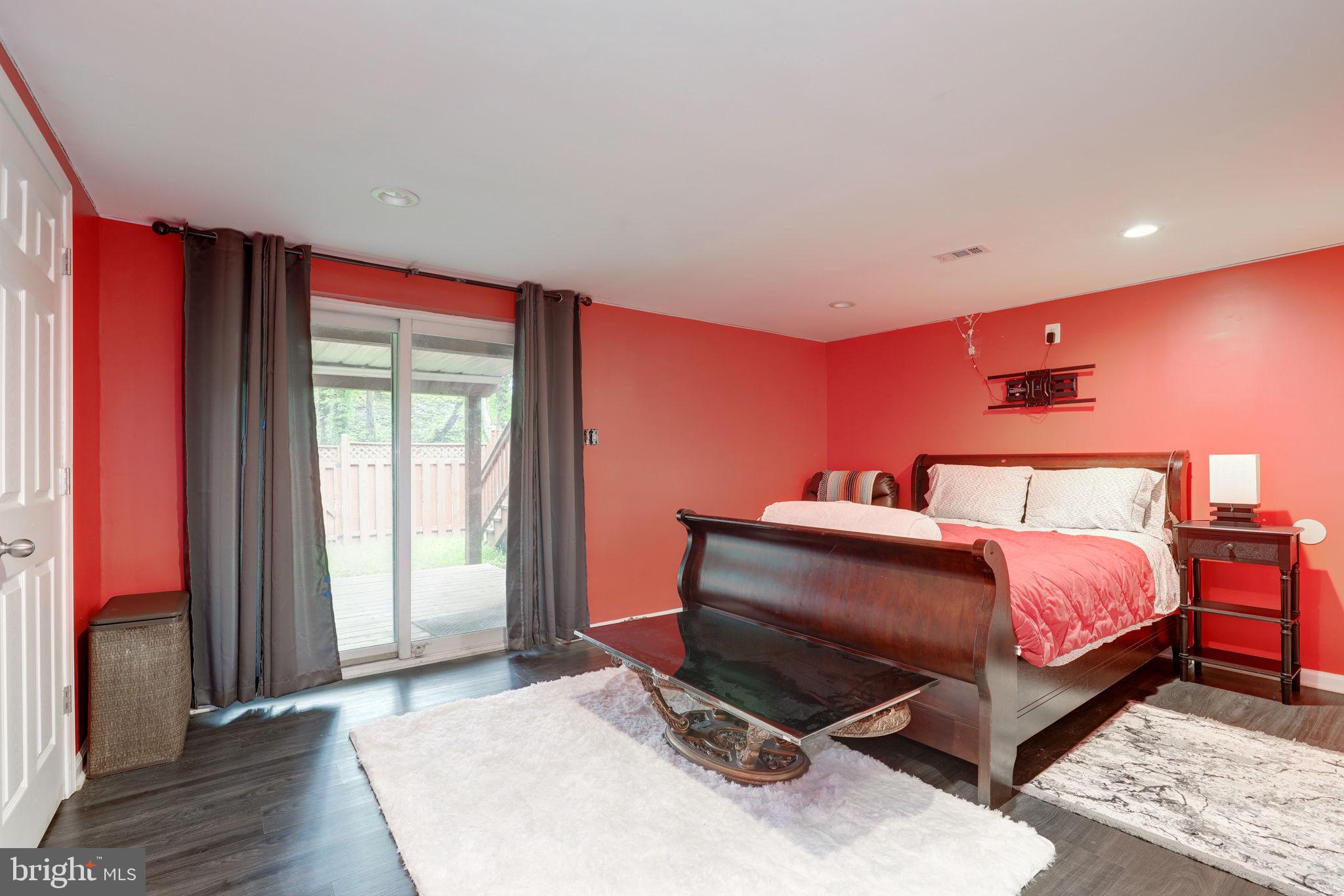 VILLAGE OF WILDE LAKE - Residential