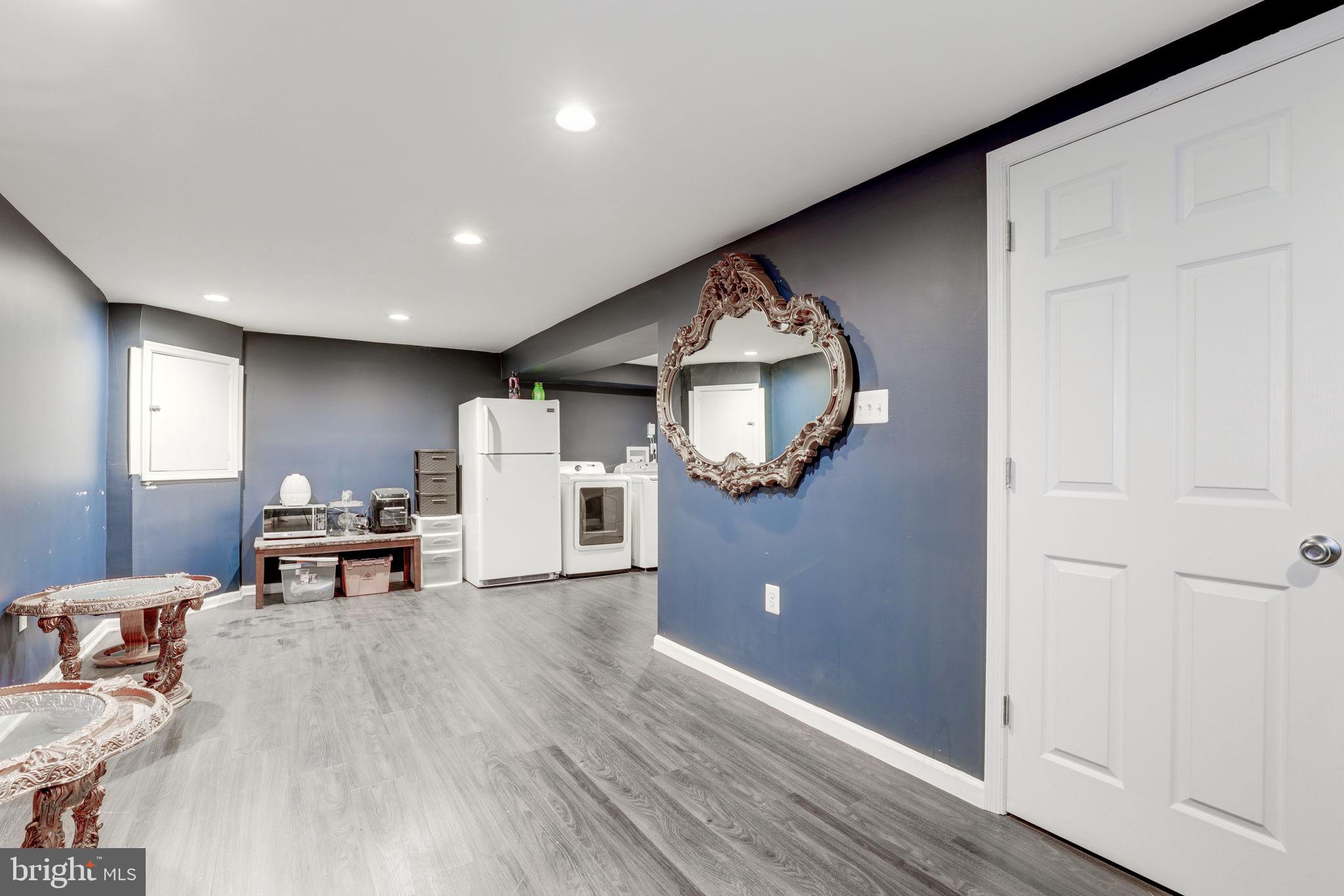 VILLAGE OF WILDE LAKE - Residential