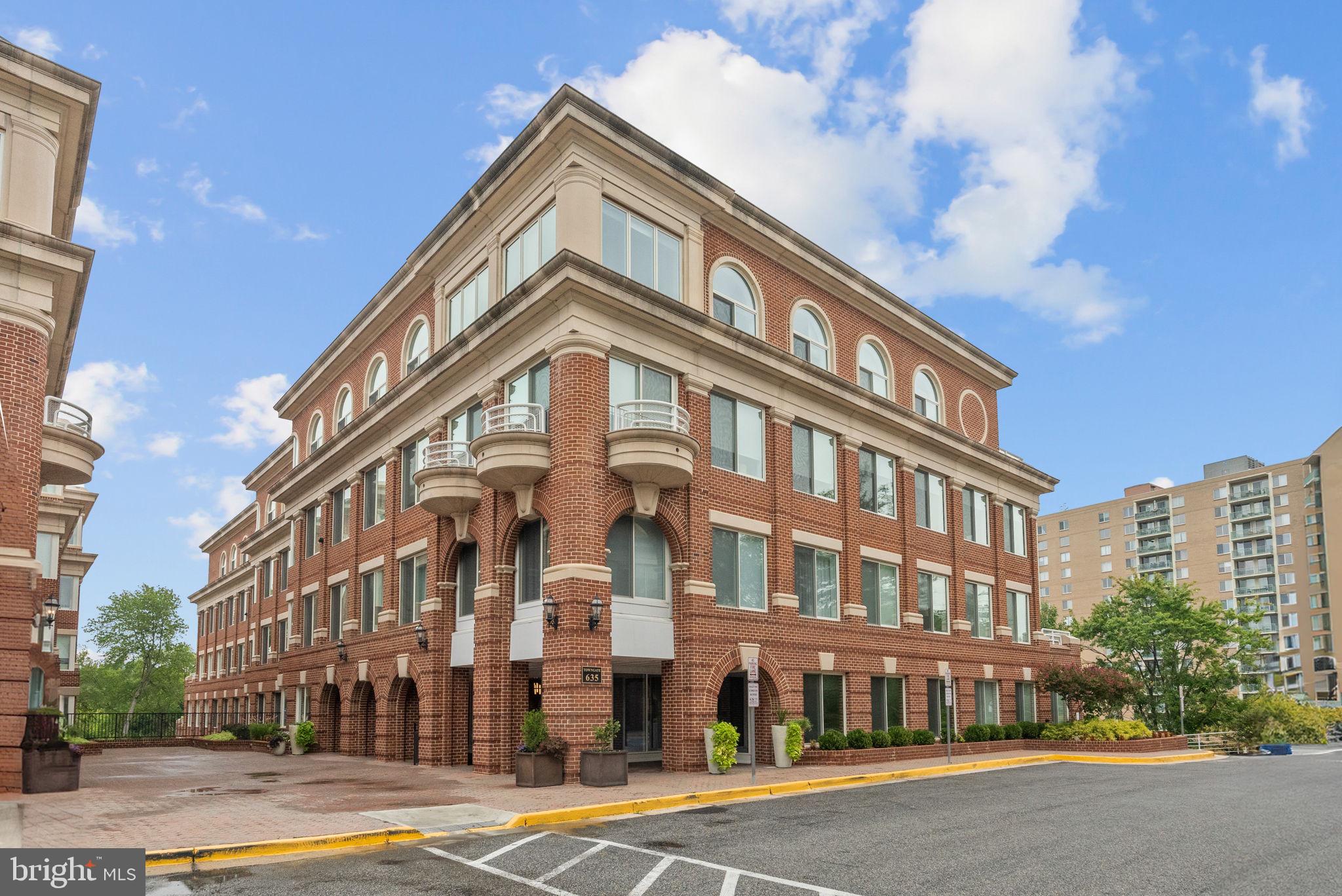 OLD TOWN NORTH - Residential