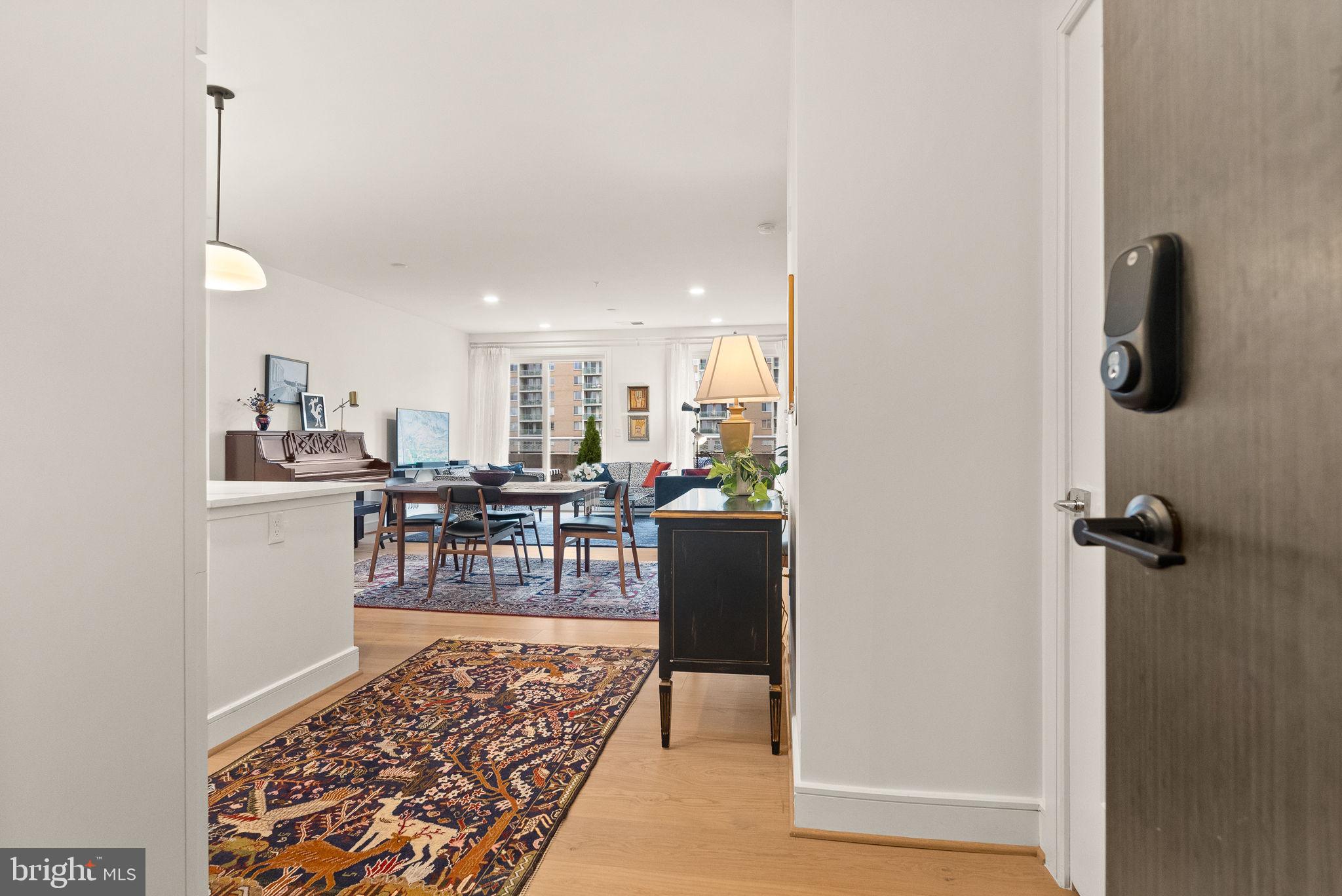 635 SLATERS LANE 302