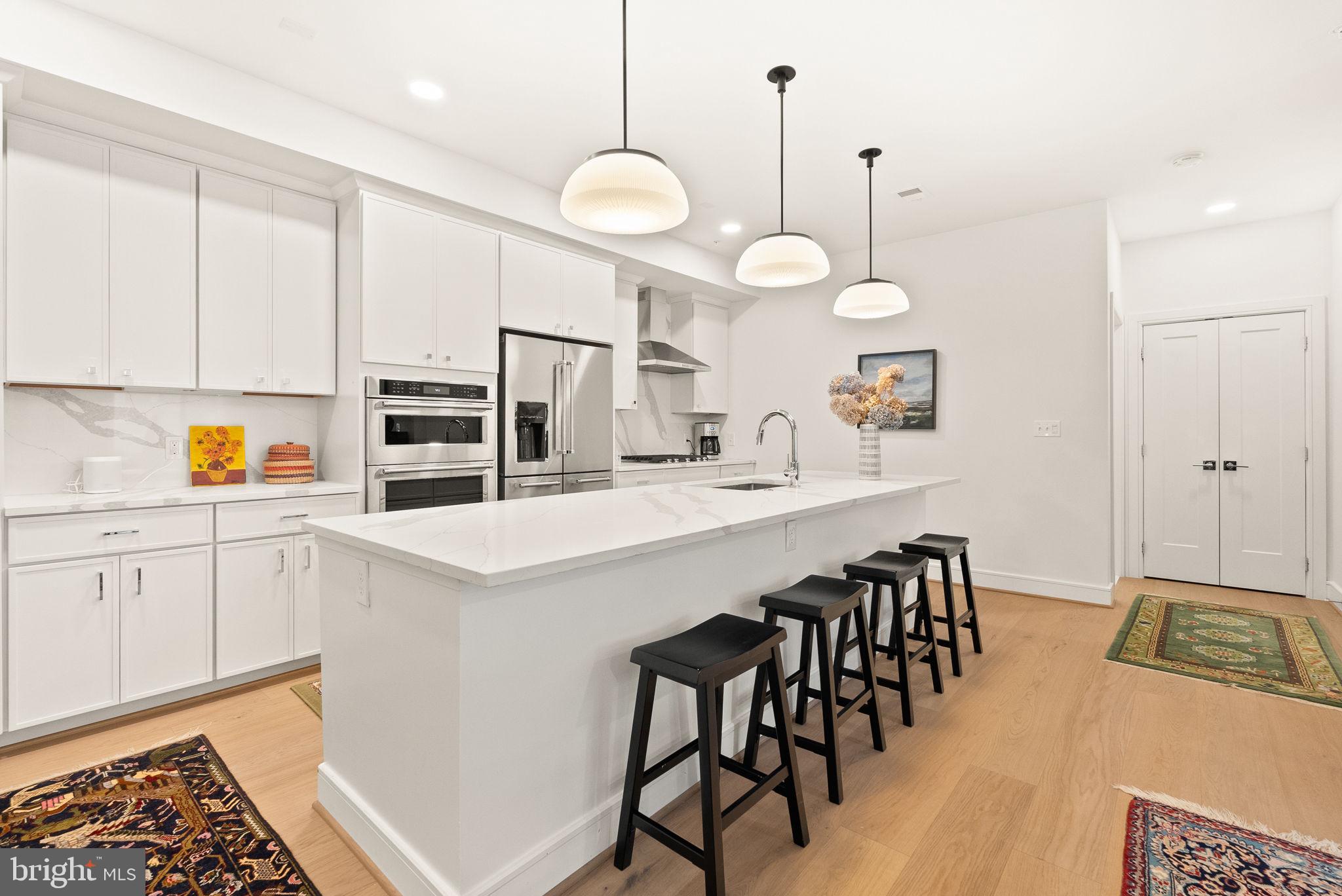 635 SLATERS LANE 302