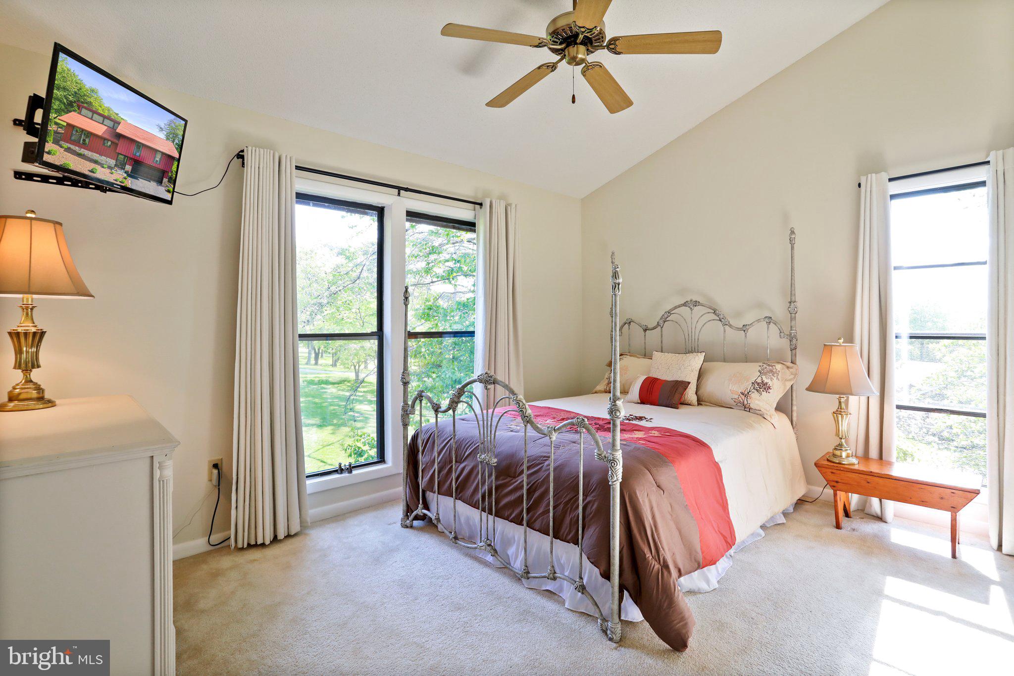 THE WOODS - Residential