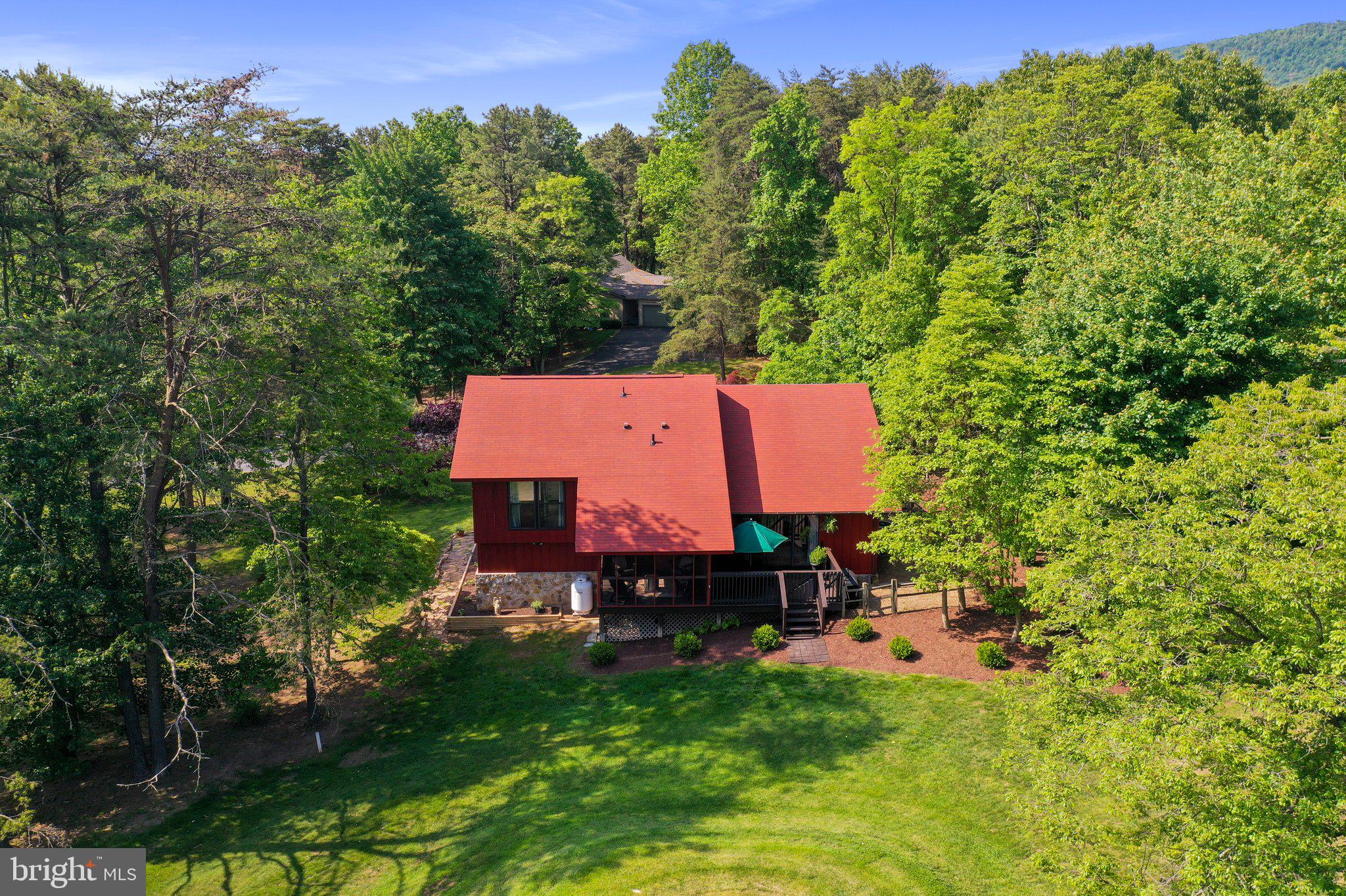 THE WOODS - Residential