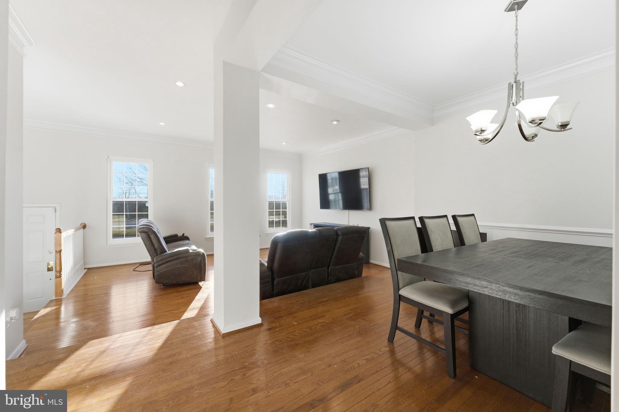 SOUTH RIDING - Residential