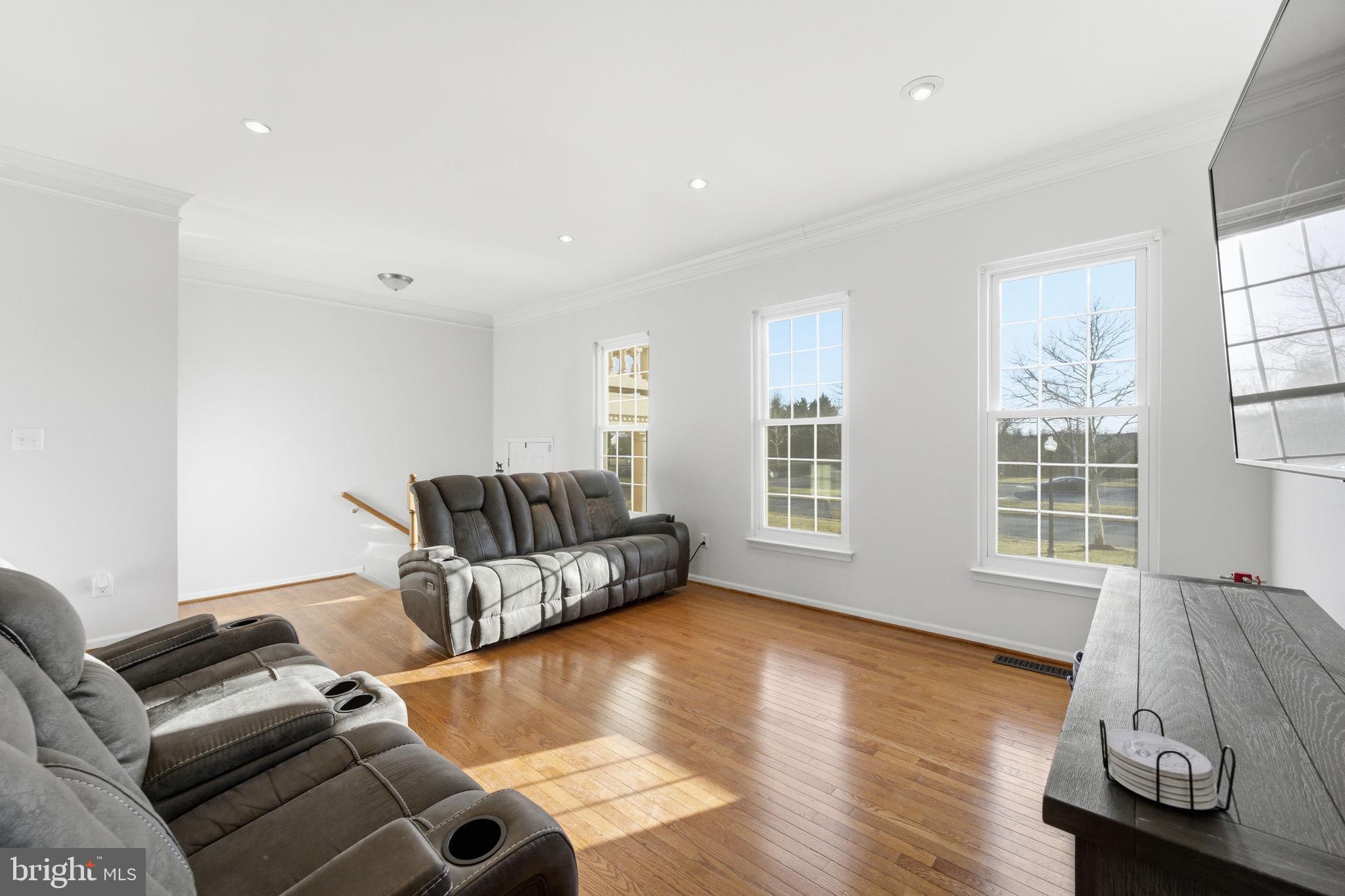 SOUTH RIDING - Residential