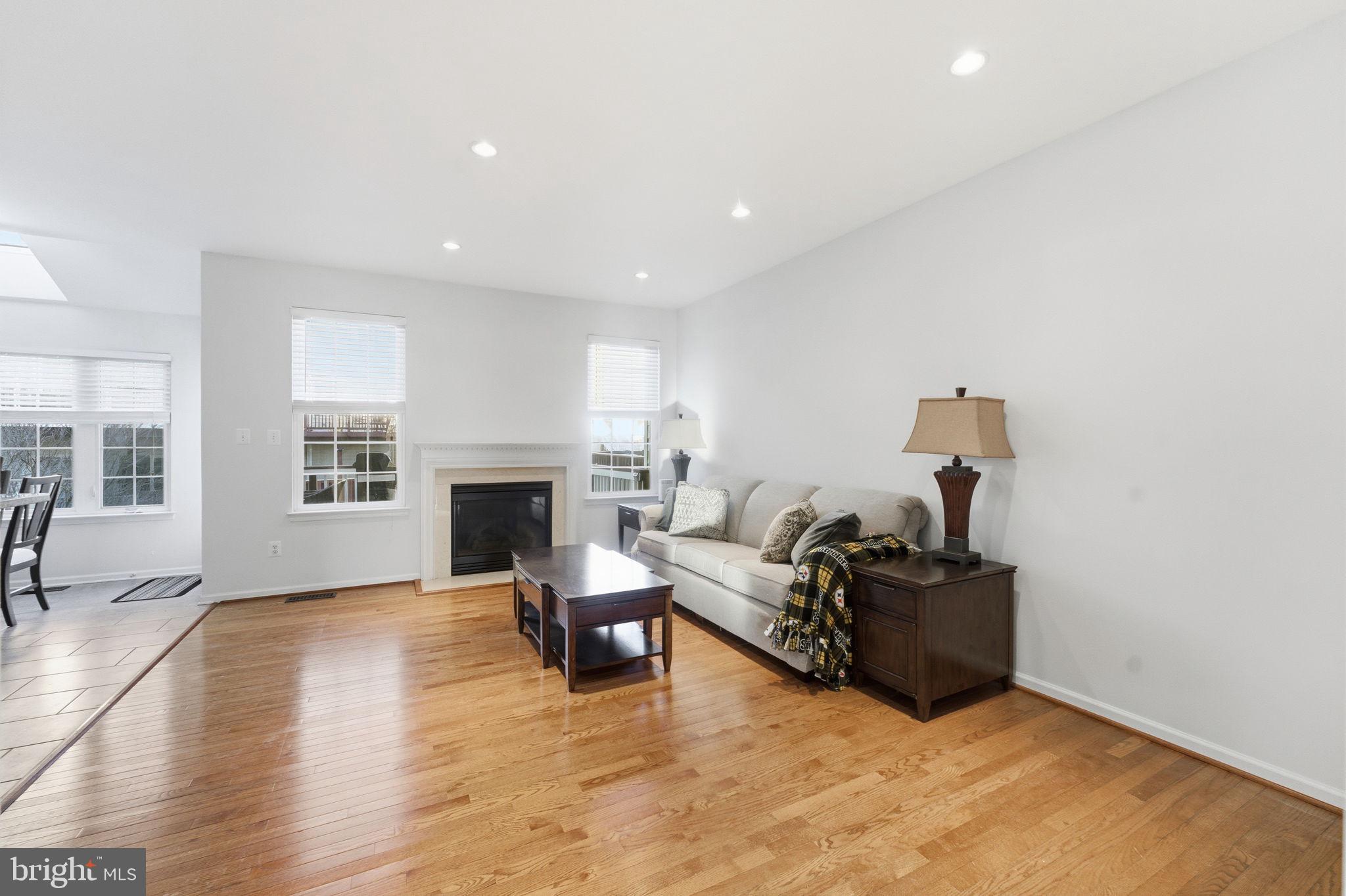 SOUTH RIDING - Residential