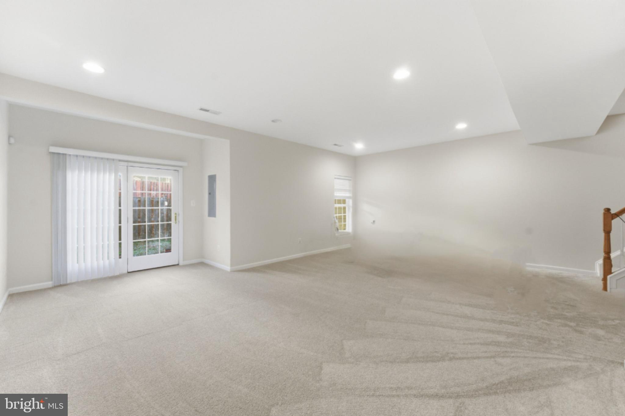 SOUTH RIDING - Residential