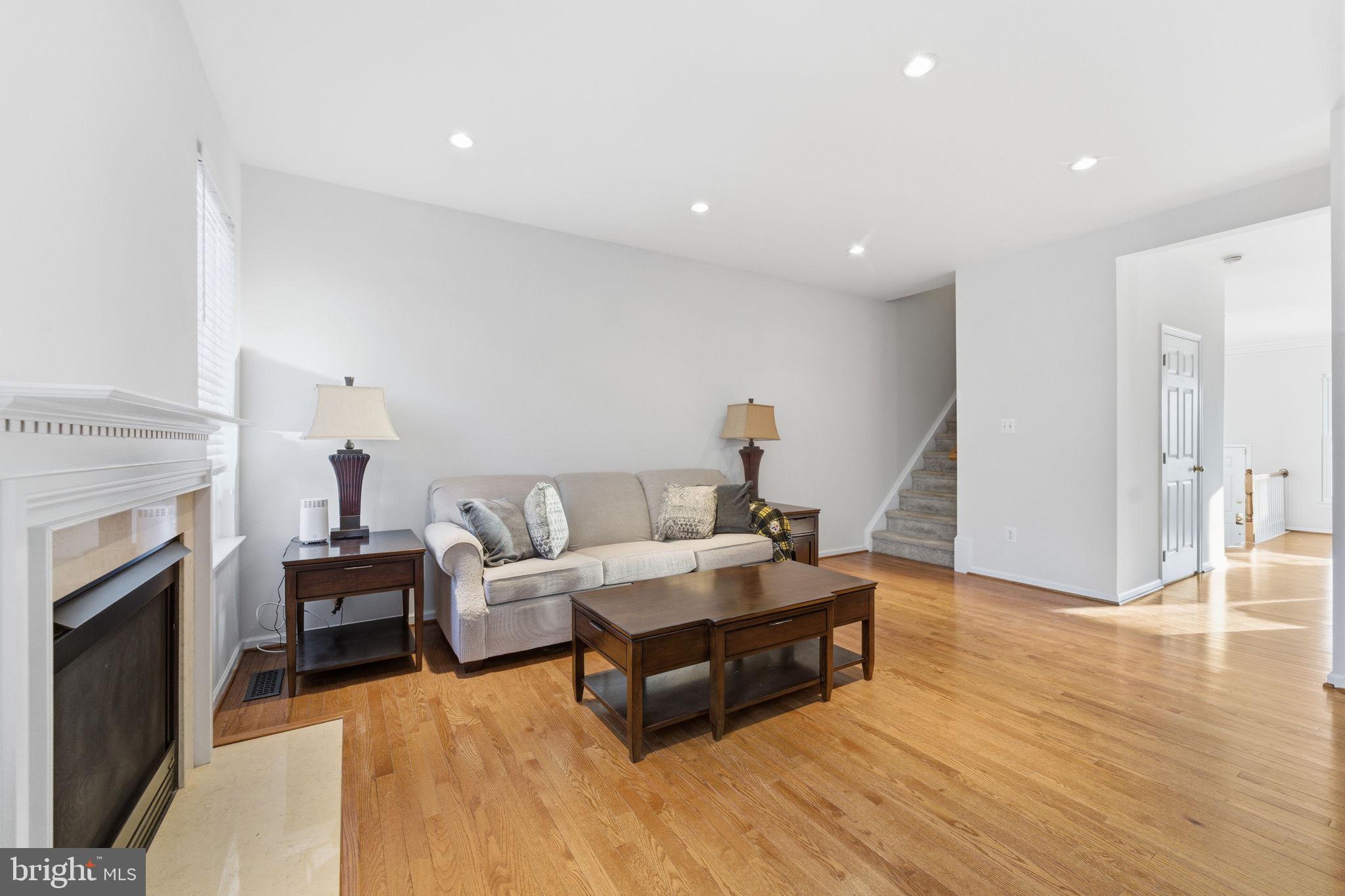 SOUTH RIDING - Residential