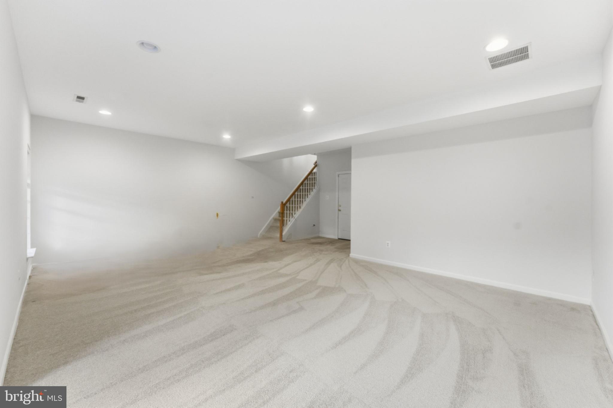 SOUTH RIDING - Residential