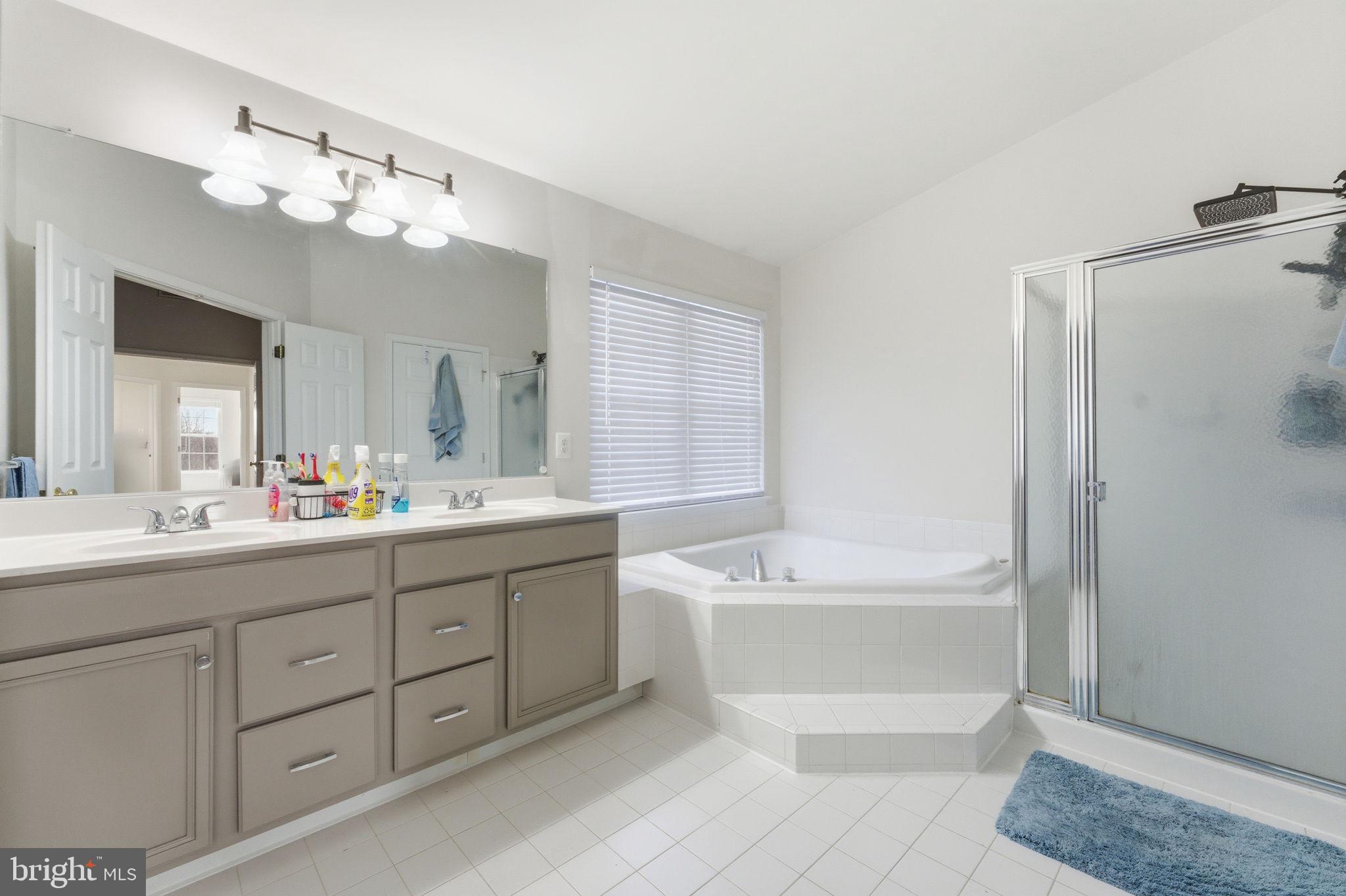 SOUTH RIDING - Residential