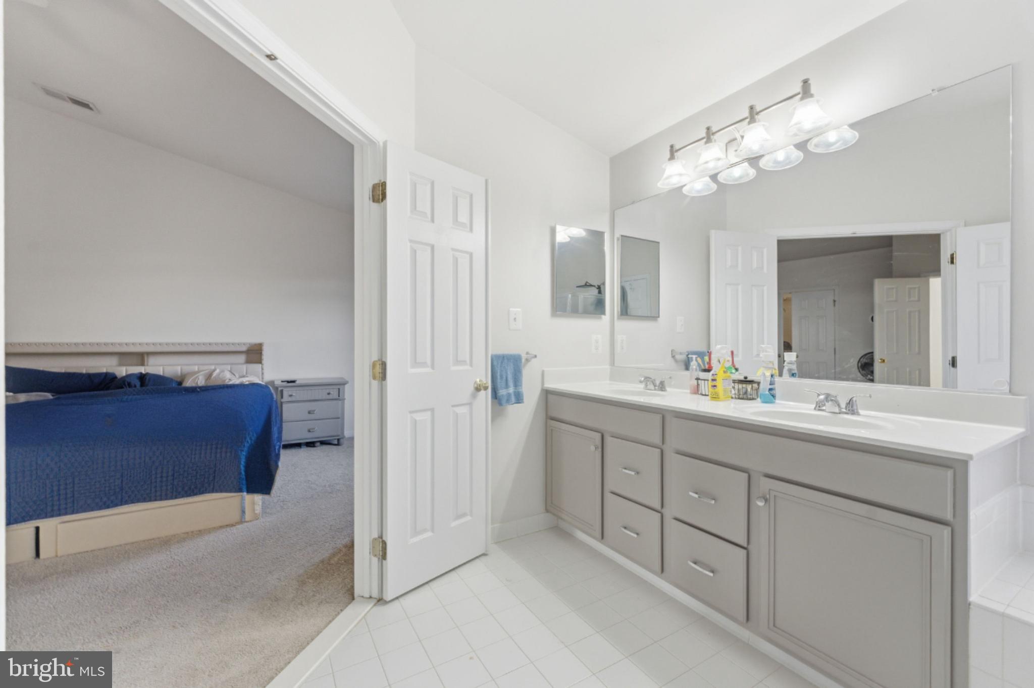 SOUTH RIDING - Residential