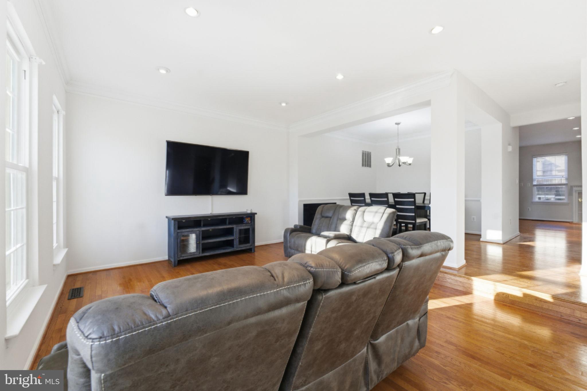 SOUTH RIDING - Residential