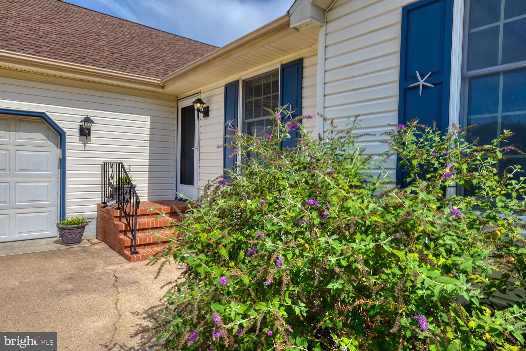 10 BRYN MAWR DRIVE