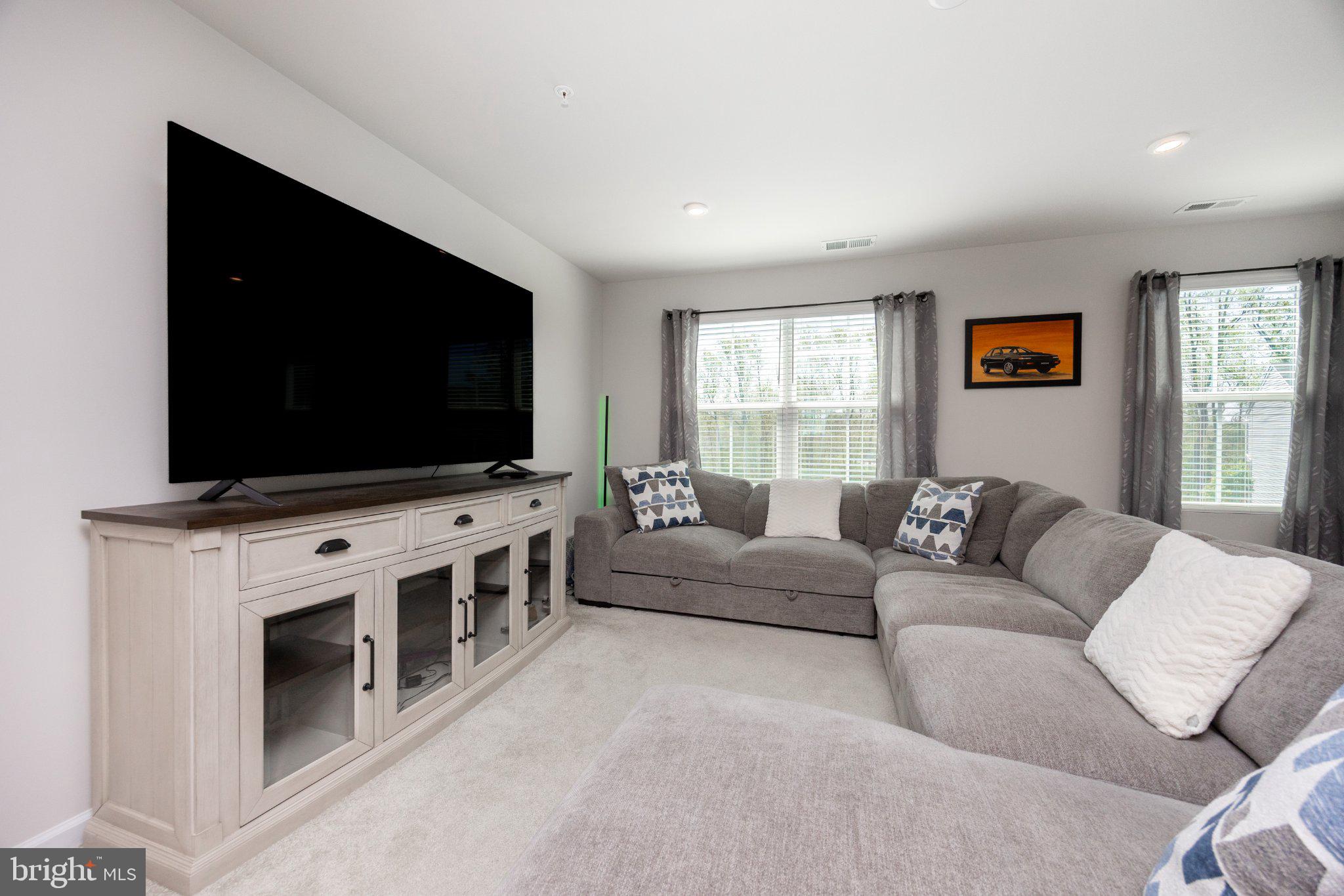 SANATOGA CROSSING - Residential