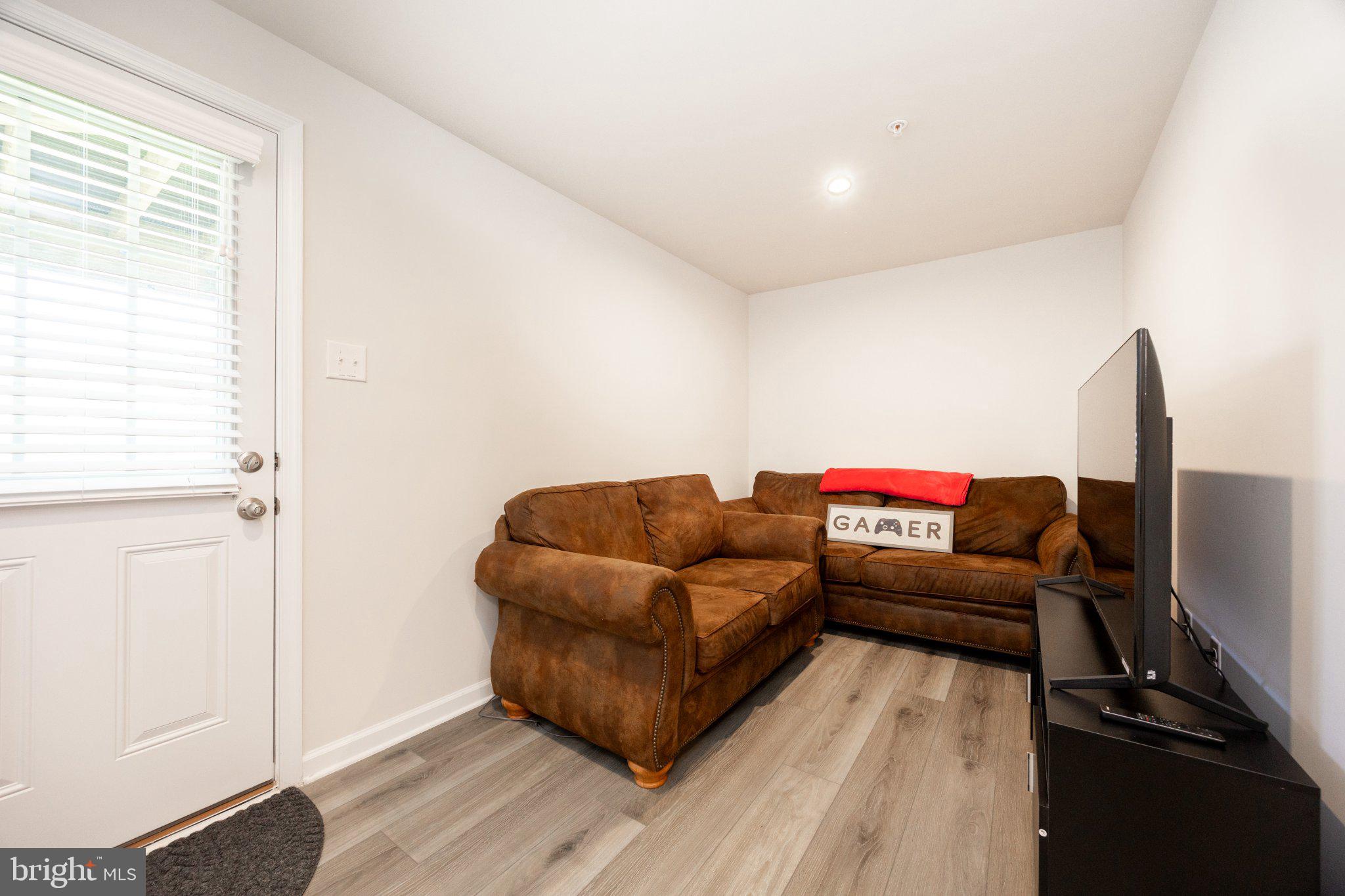 SANATOGA CROSSING - Residential