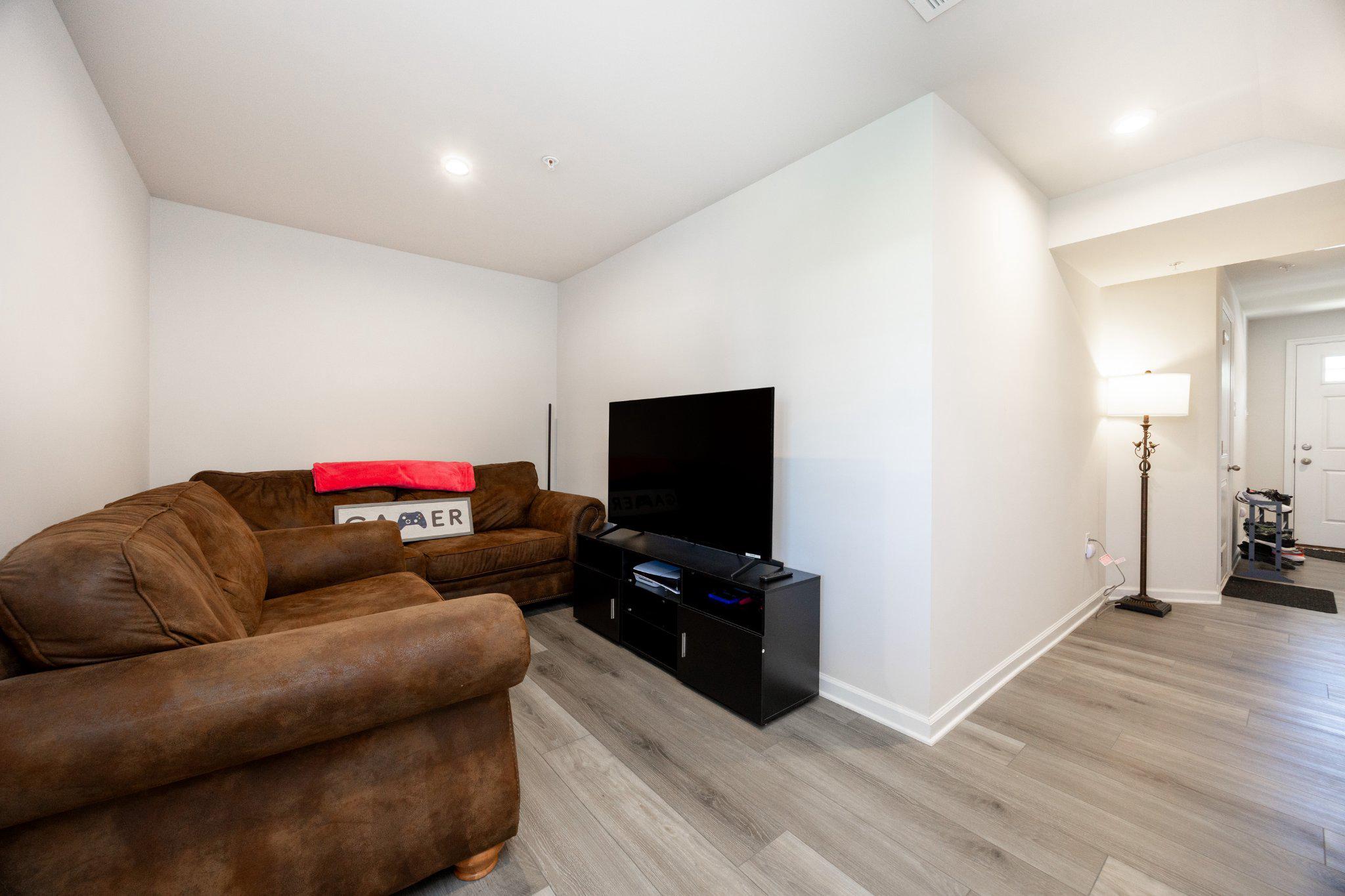 SANATOGA CROSSING - Residential