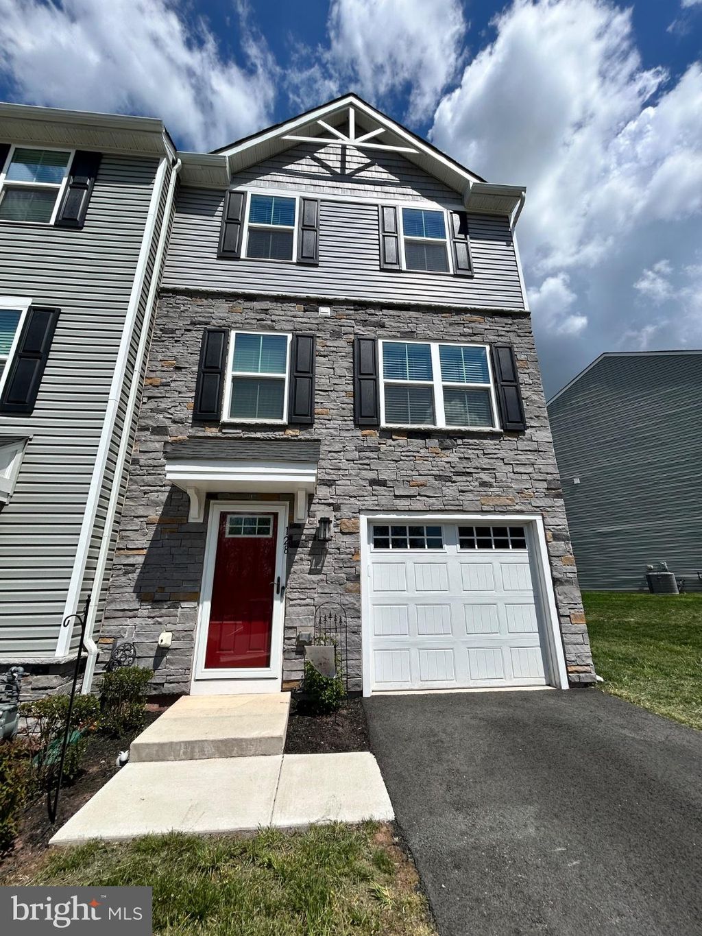 Photo of 128 Van Fleet Circle, POTTSTOWN, PA 19464 (MLS # PAMC2175894)