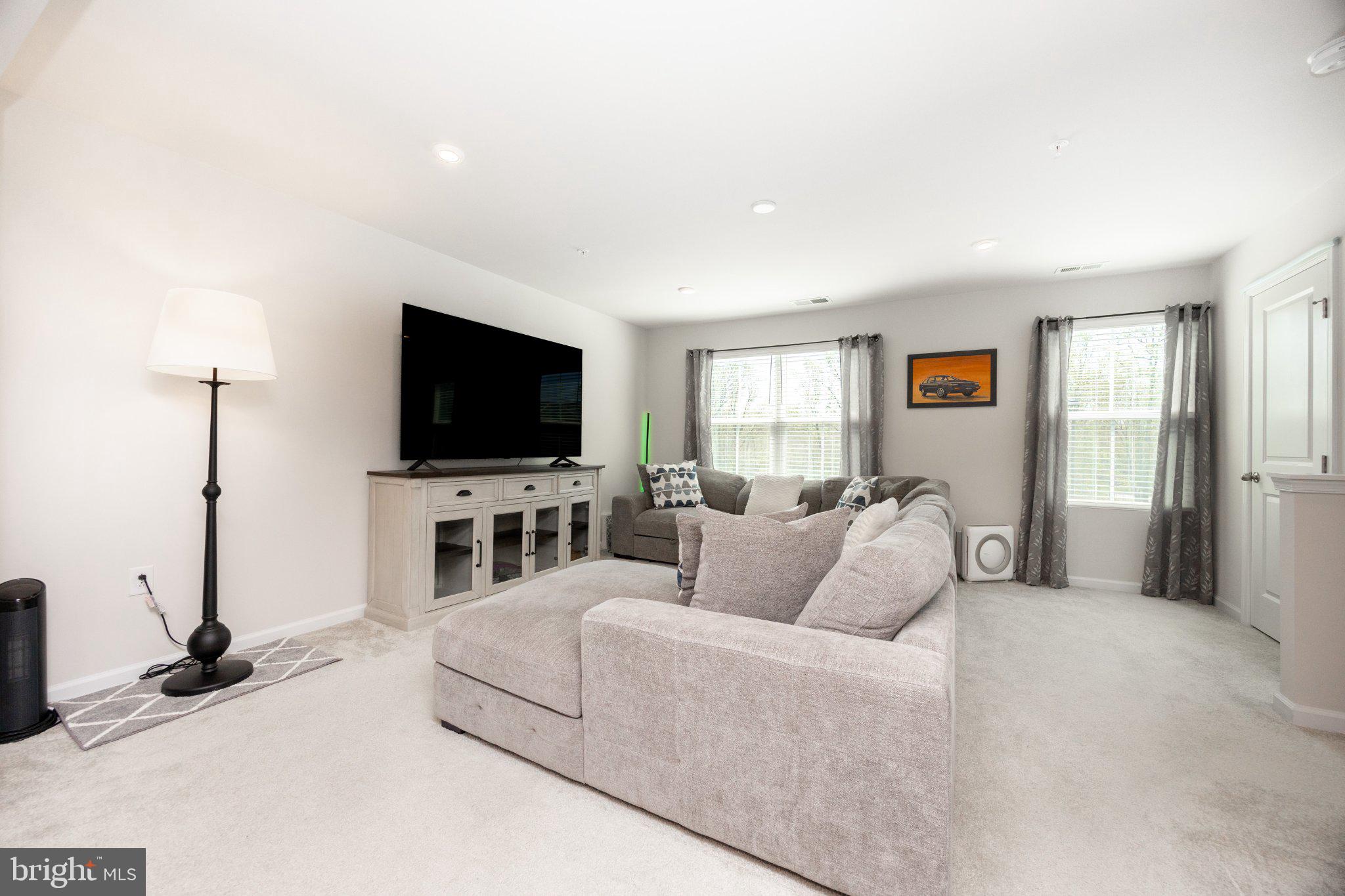 SANATOGA CROSSING - Residential