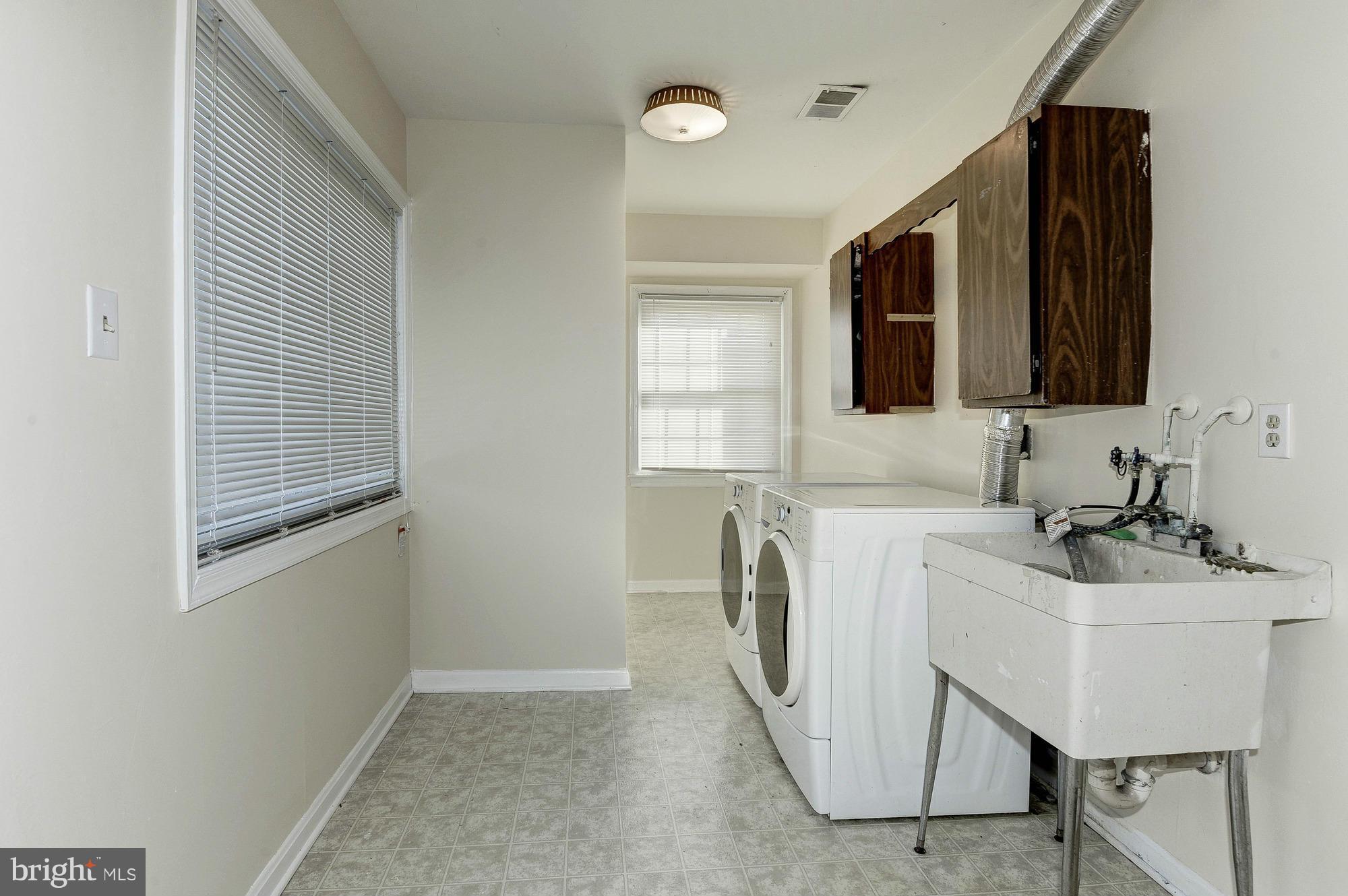 REFLECTION LAKE - Residential