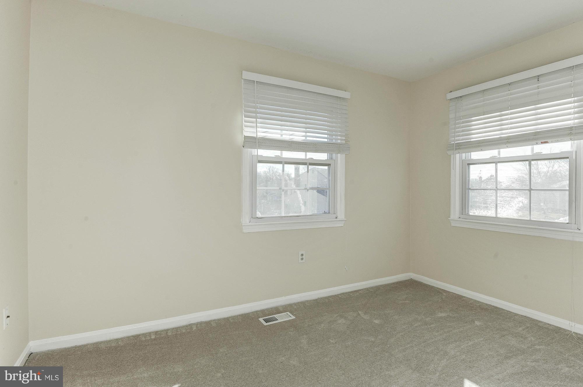 REFLECTION LAKE - Residential