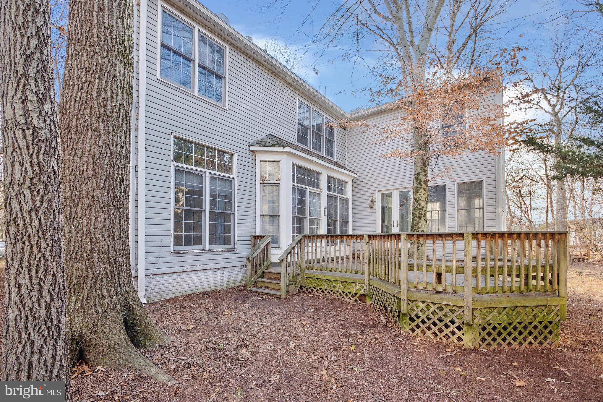 LOWES ISLAND/CASCADES - Residential