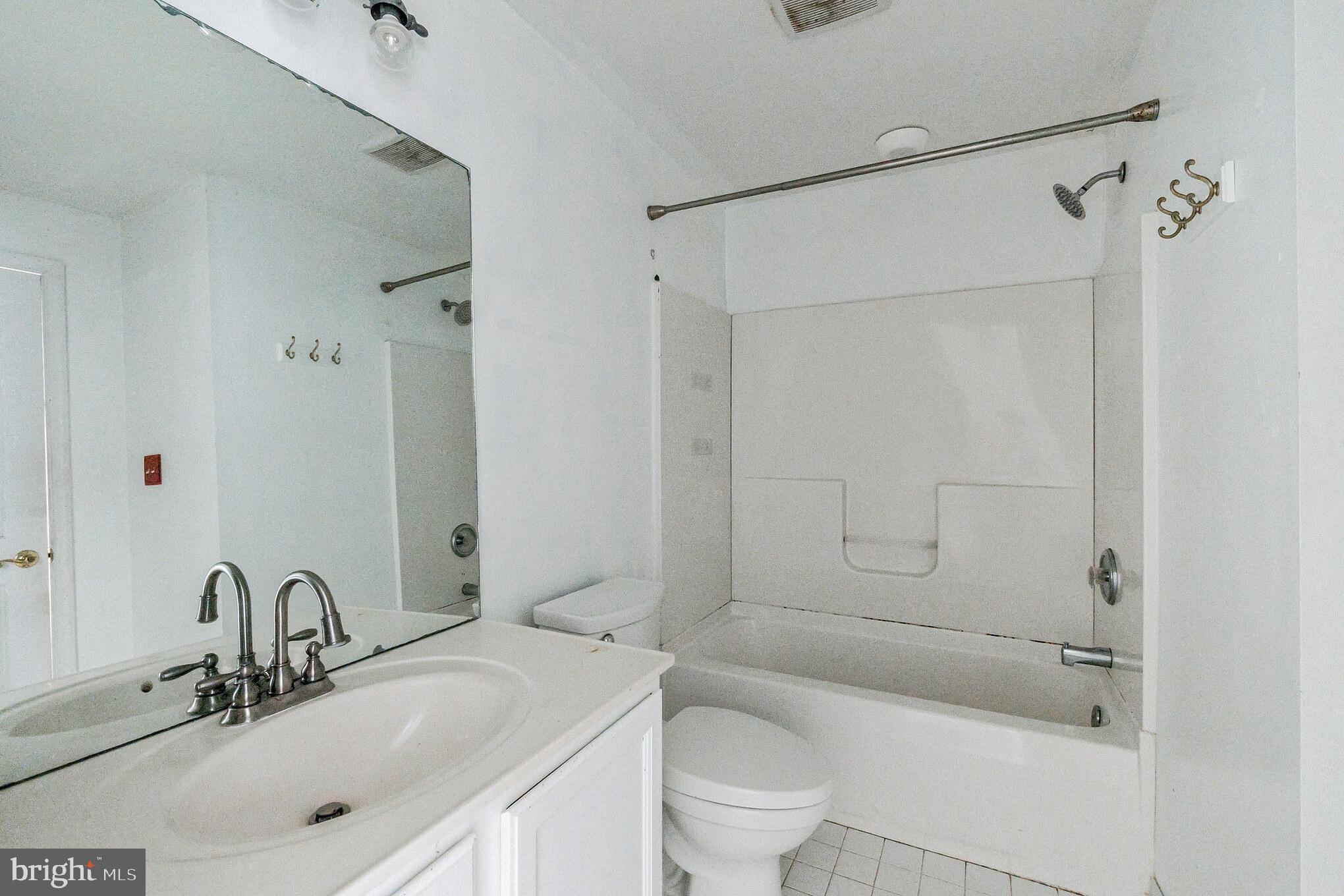 LOWES ISLAND/CASCADES - Residential