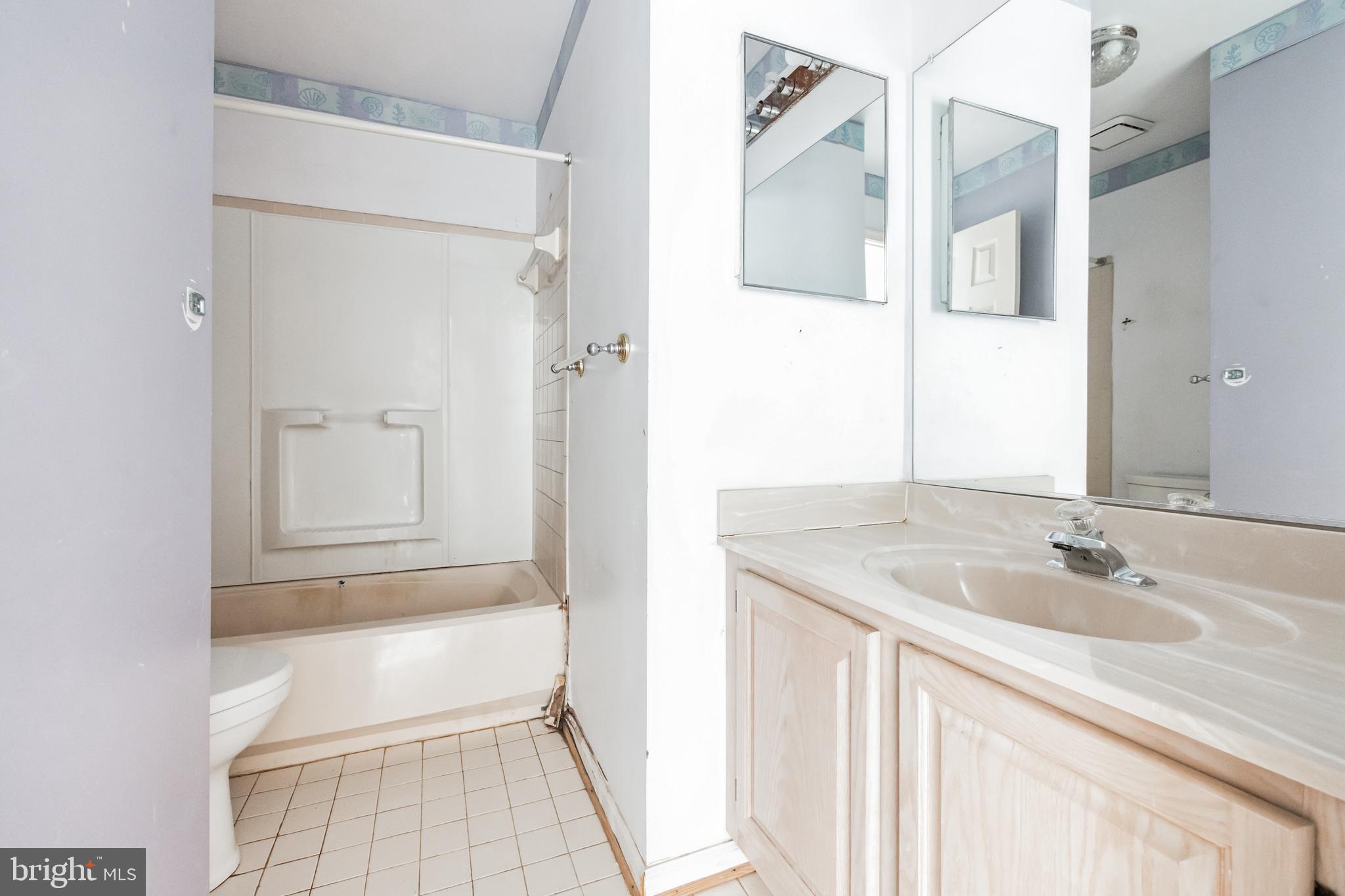 LOWES ISLAND/CASCADES - Residential