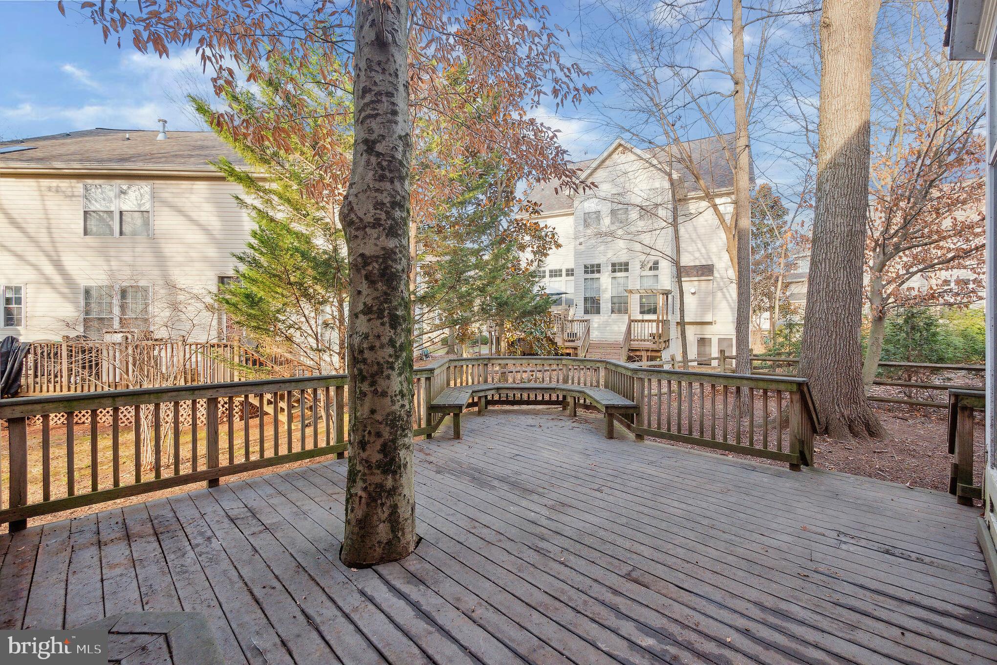 LOWES ISLAND/CASCADES - Residential