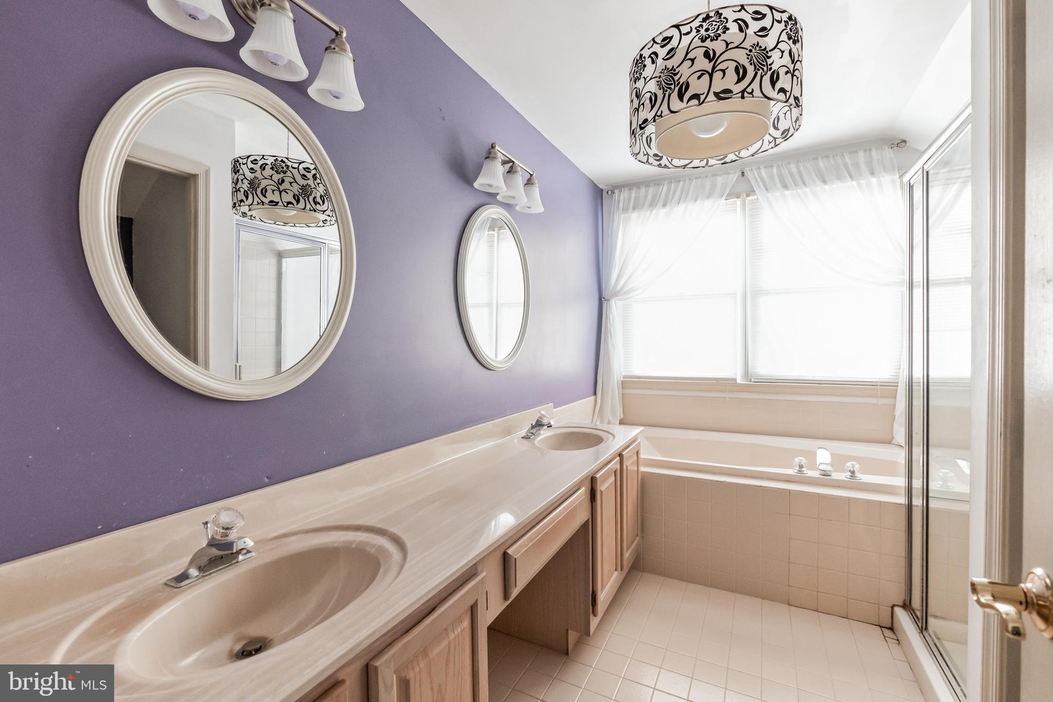 LOWES ISLAND/CASCADES - Residential