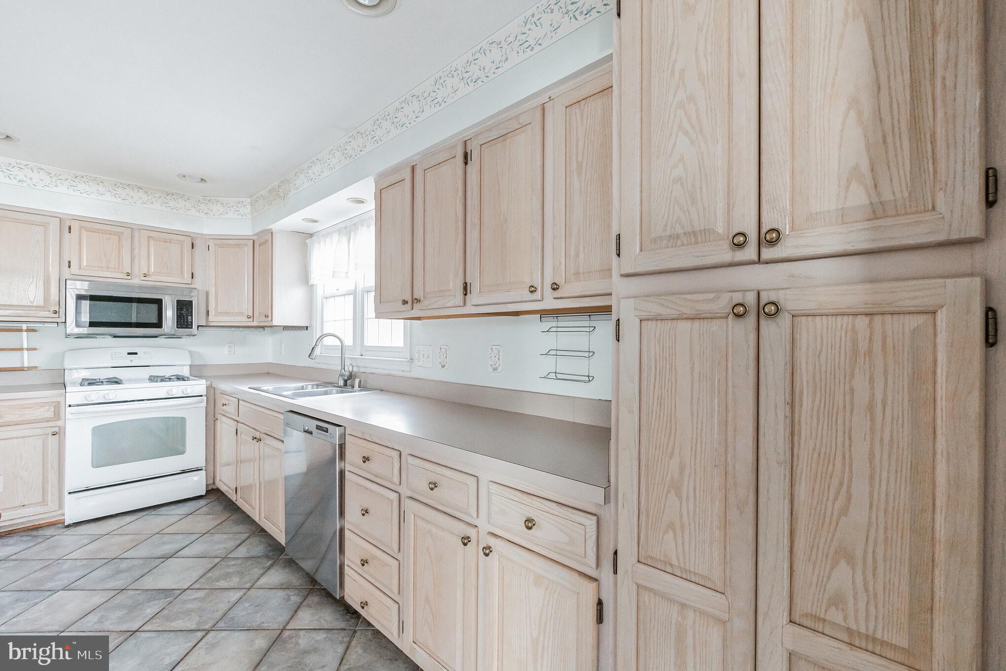 LOWES ISLAND/CASCADES - Residential