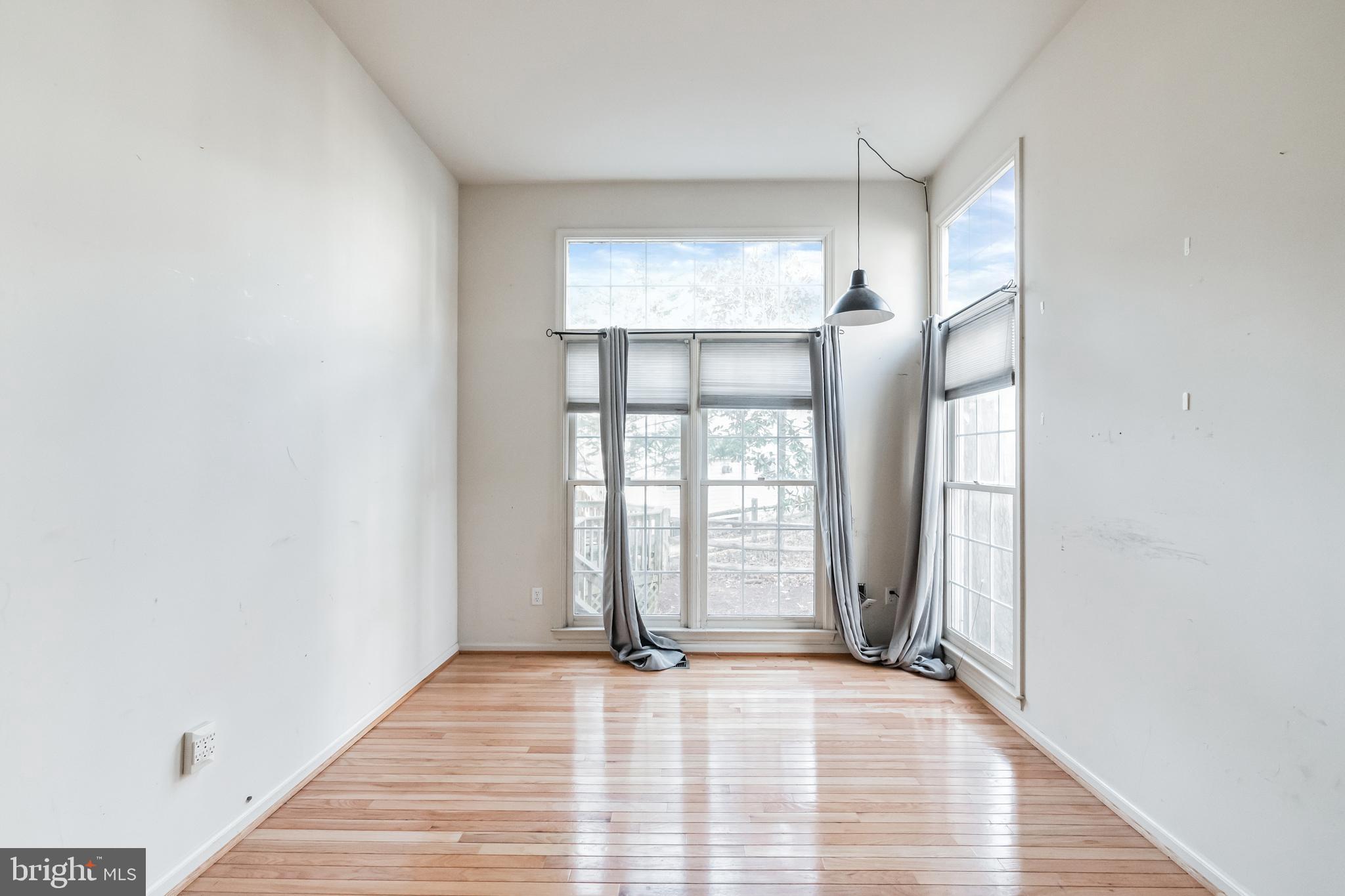 LOWES ISLAND/CASCADES - Residential