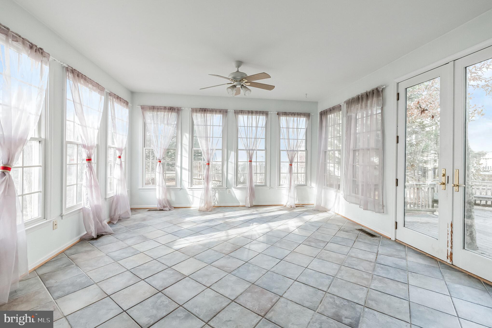 LOWES ISLAND/CASCADES - Residential