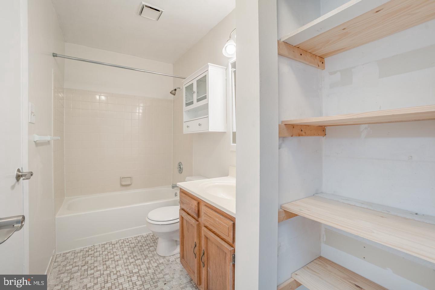 MARINE OAKS VILLAGE - Residential Lease