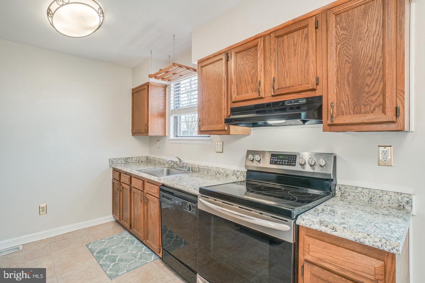 MARINE OAKS VILLAGE - Residential Lease