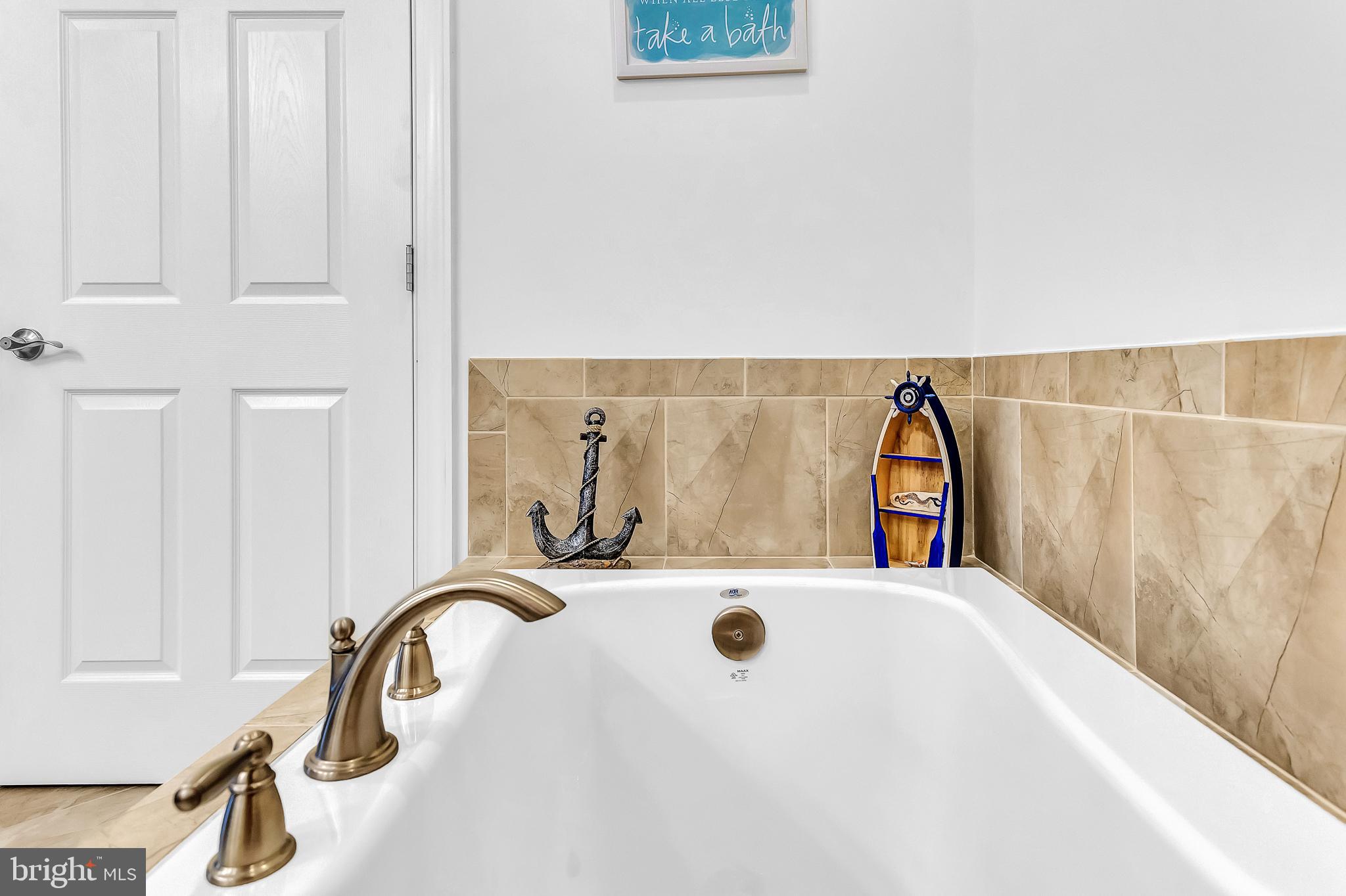 SUMMERS GATE - Residential