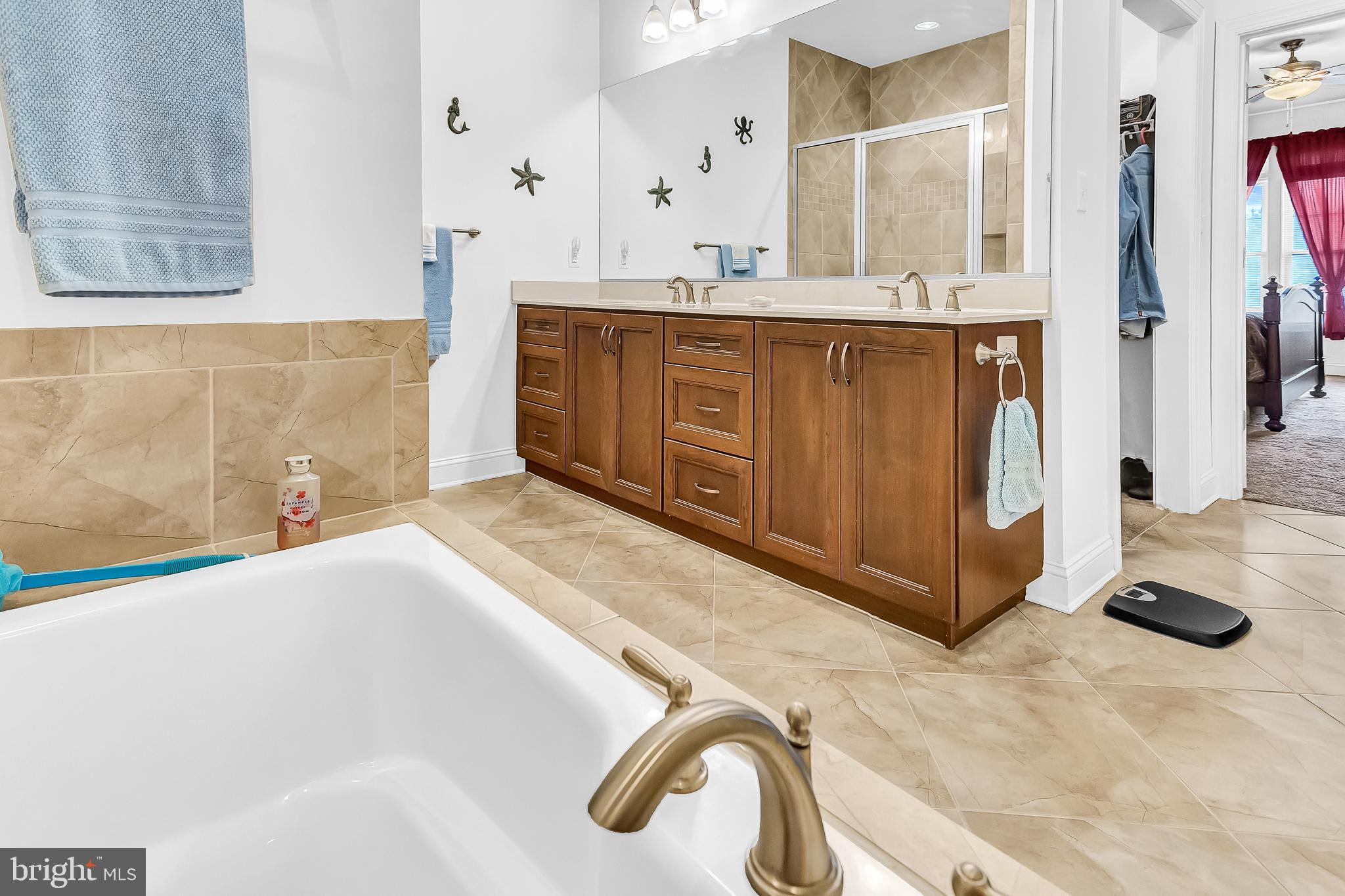 SUMMERS GATE - Residential