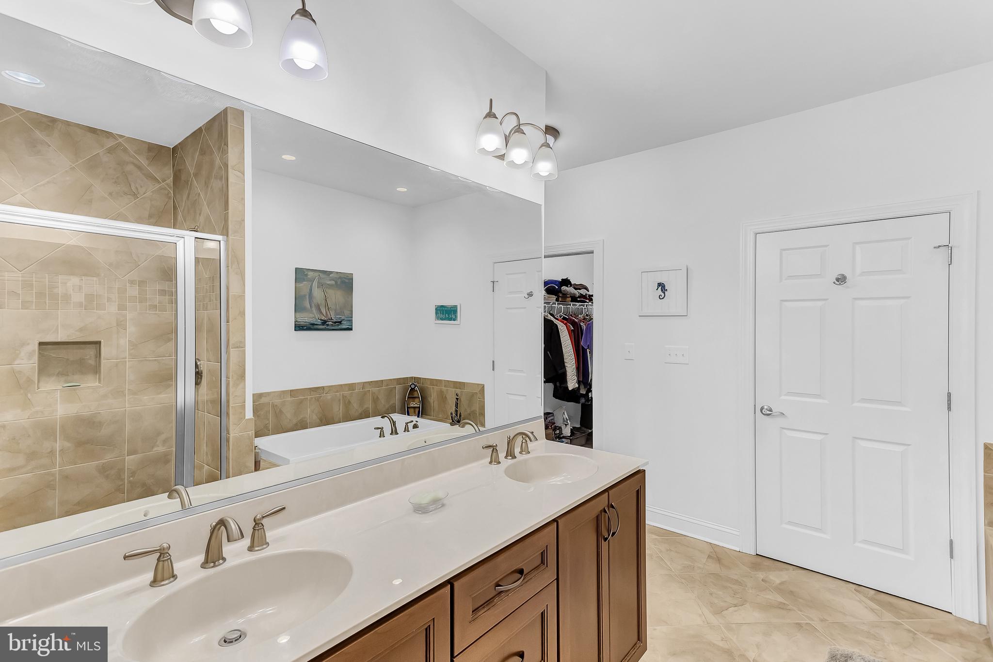 SUMMERS GATE - Residential