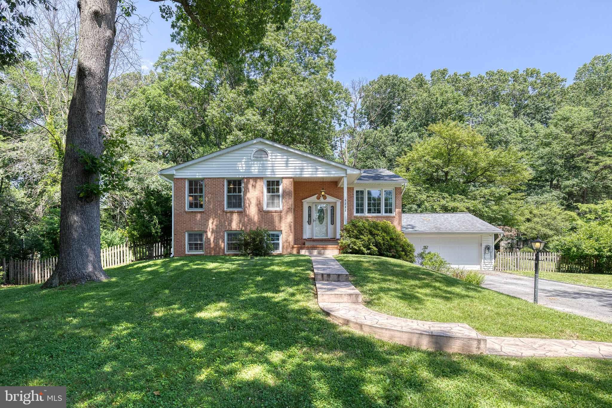 6205 OAK HILL DRIVE