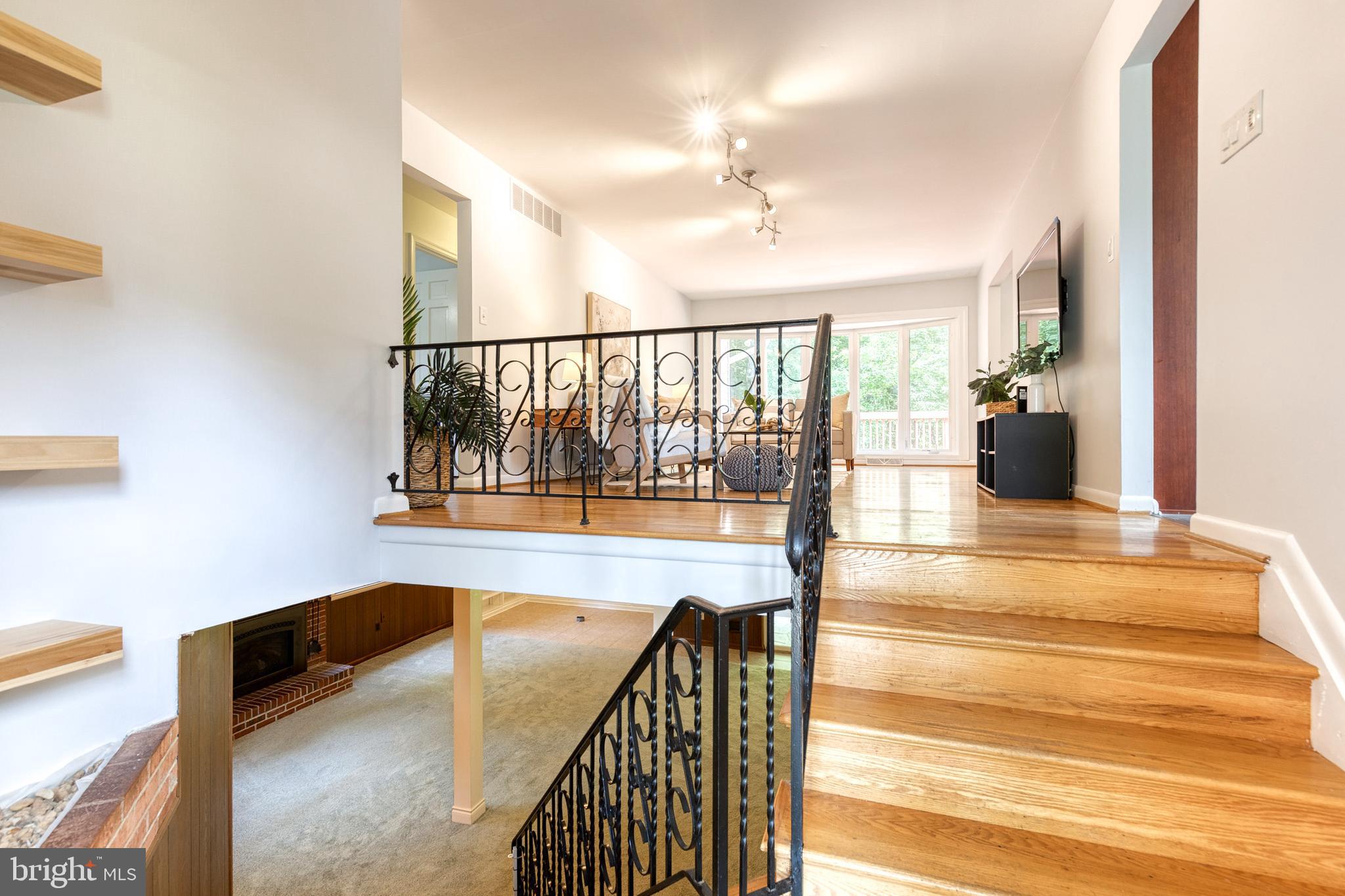 6205 OAK HILL DRIVE