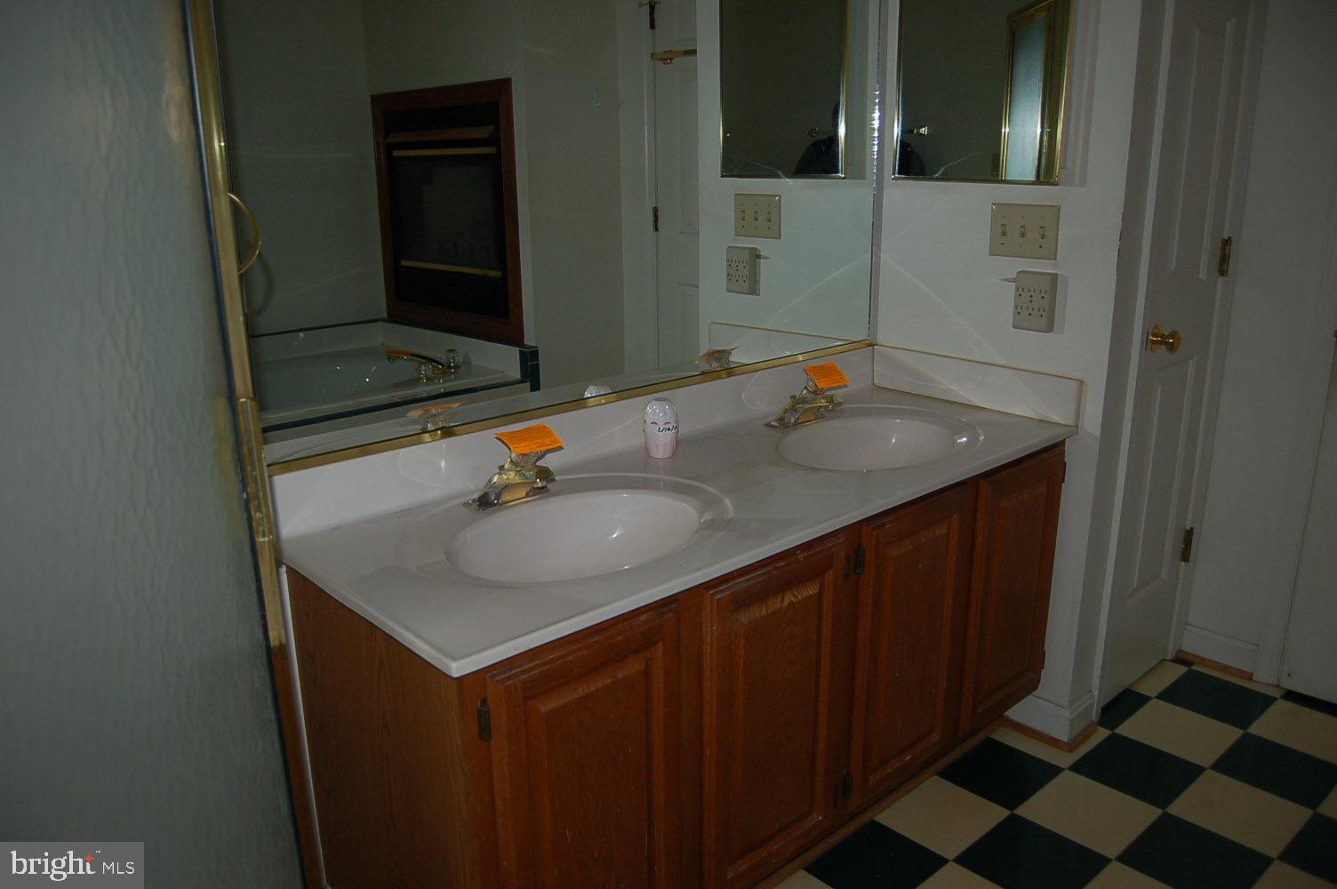 LEE'S HILL - Residential