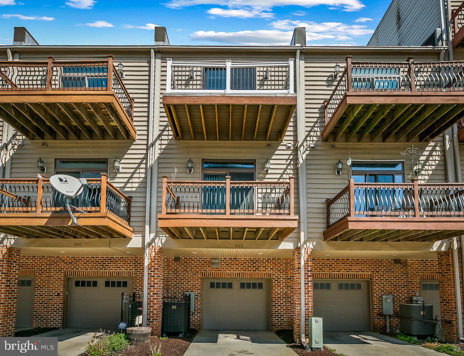 HIGHLANDTOWN - Residential