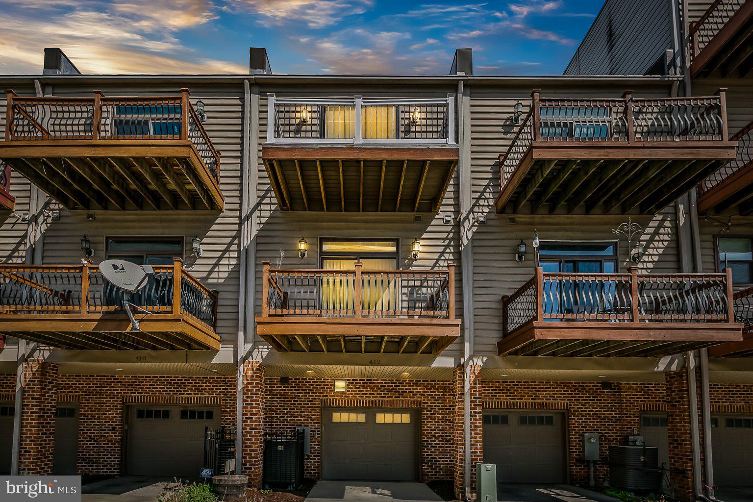 HIGHLANDTOWN - Residential