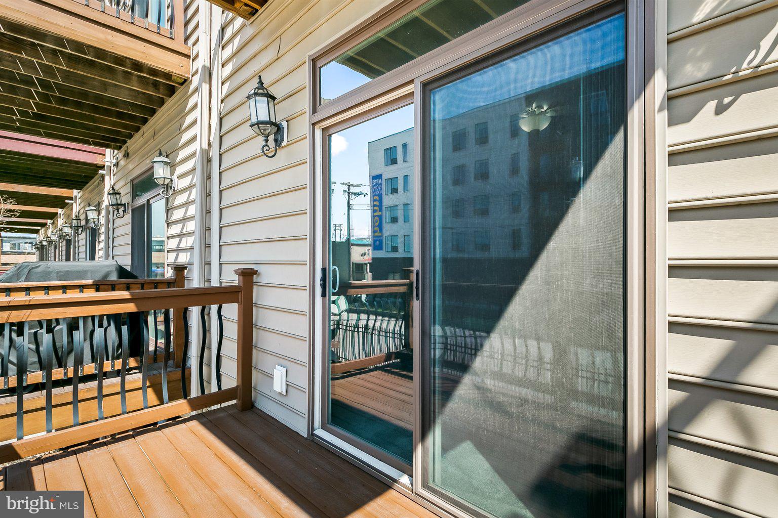 HIGHLANDTOWN - Residential