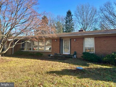 Homes For Sale - 3007 Suffolk Lane<br/> FALLSTON, MD 21047