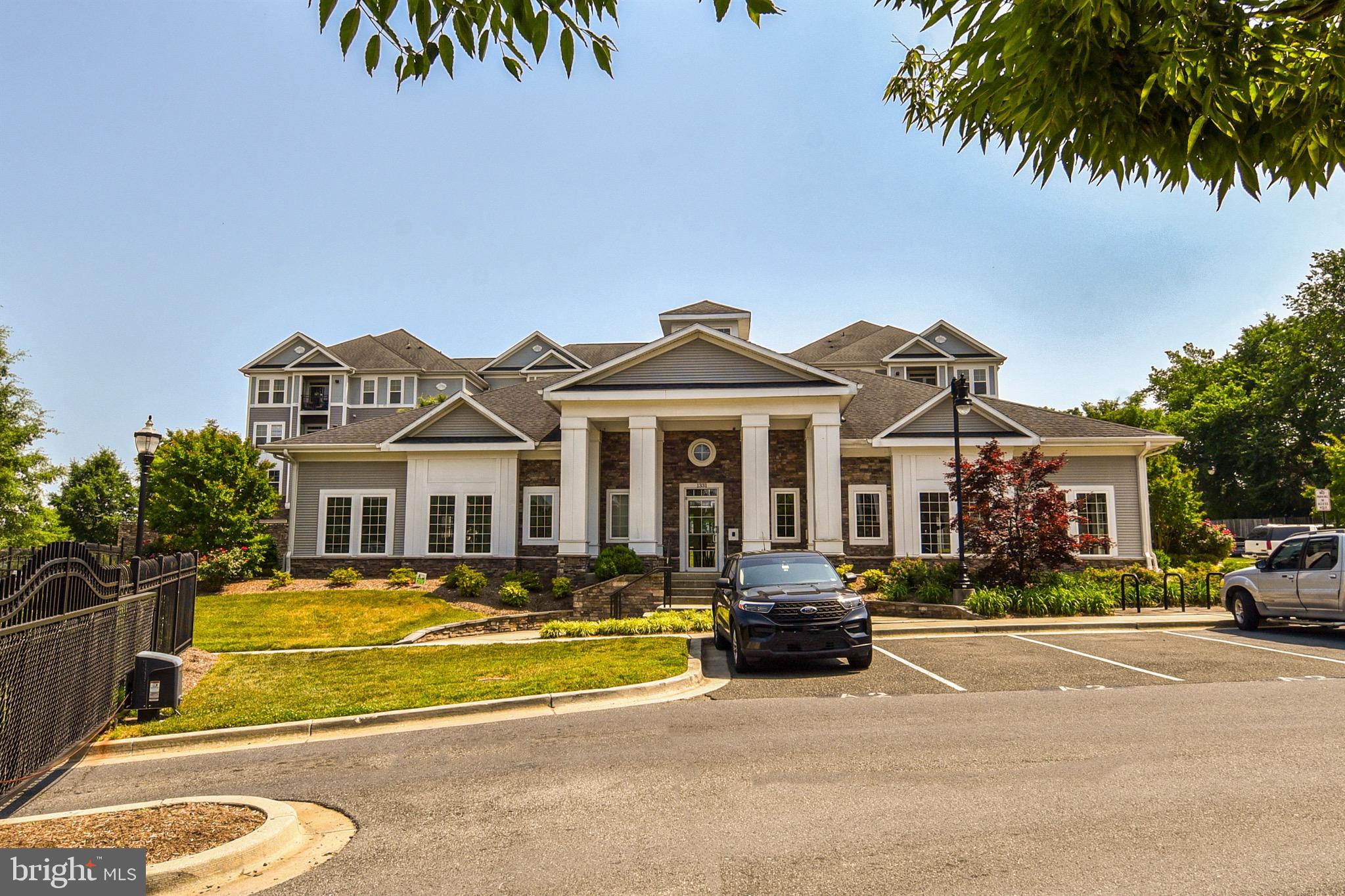 THE ADDISON AT ST PAUL - Residential