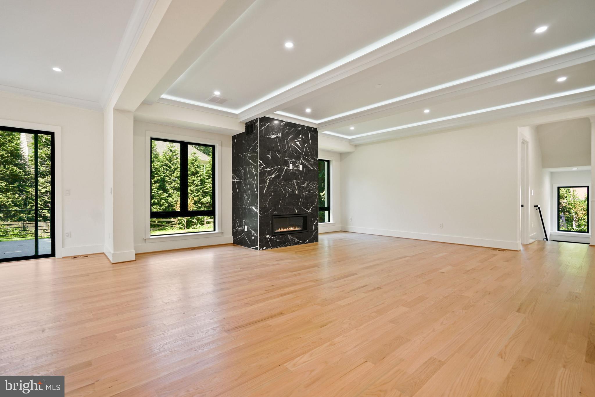 WESTBRIAR COUNTRY CLUB ESTATES - Residential