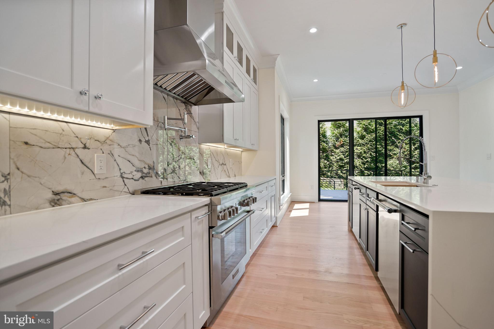 WESTBRIAR COUNTRY CLUB ESTATES - Residential