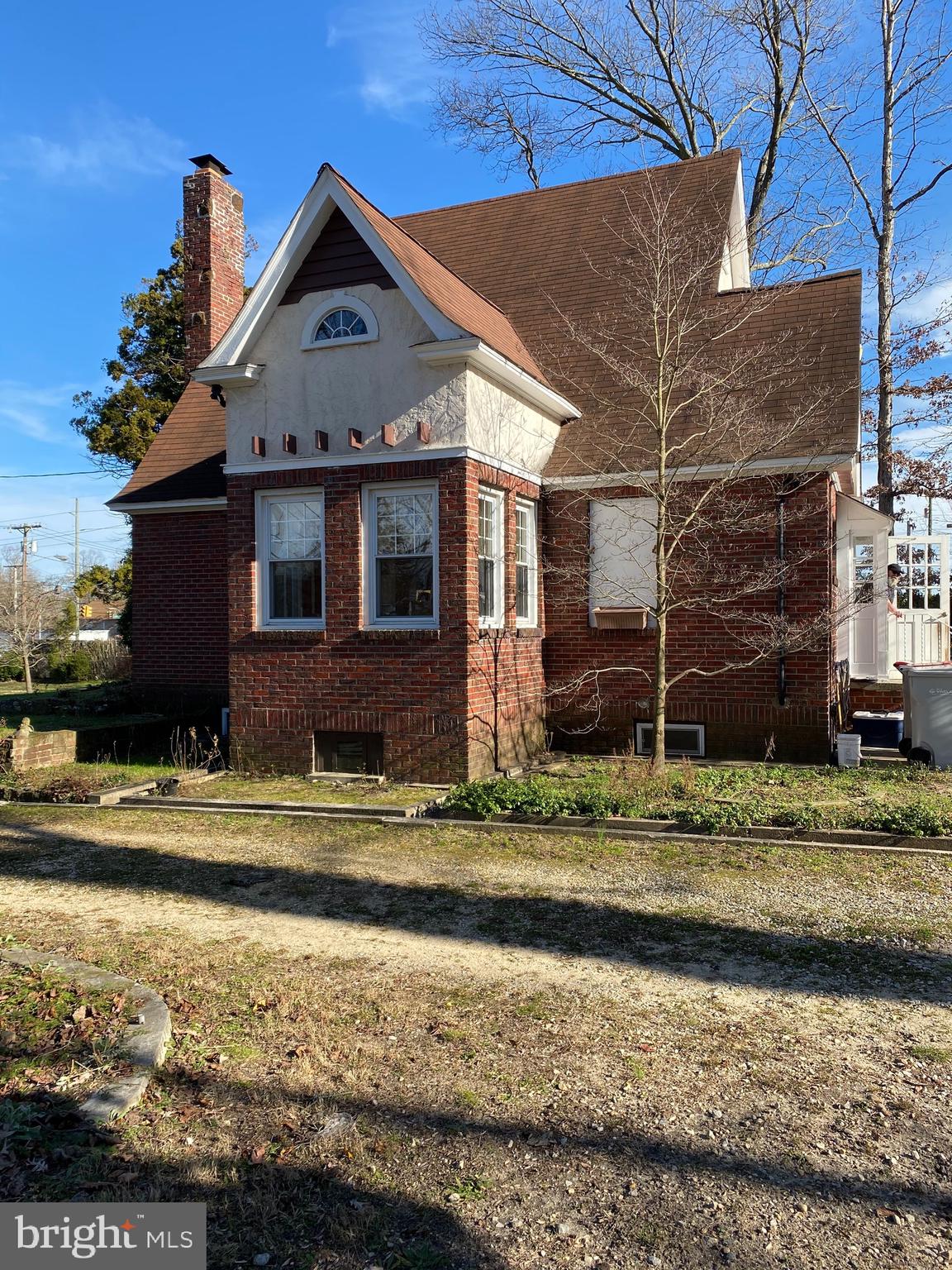 1457 W LANDIS AVENUE