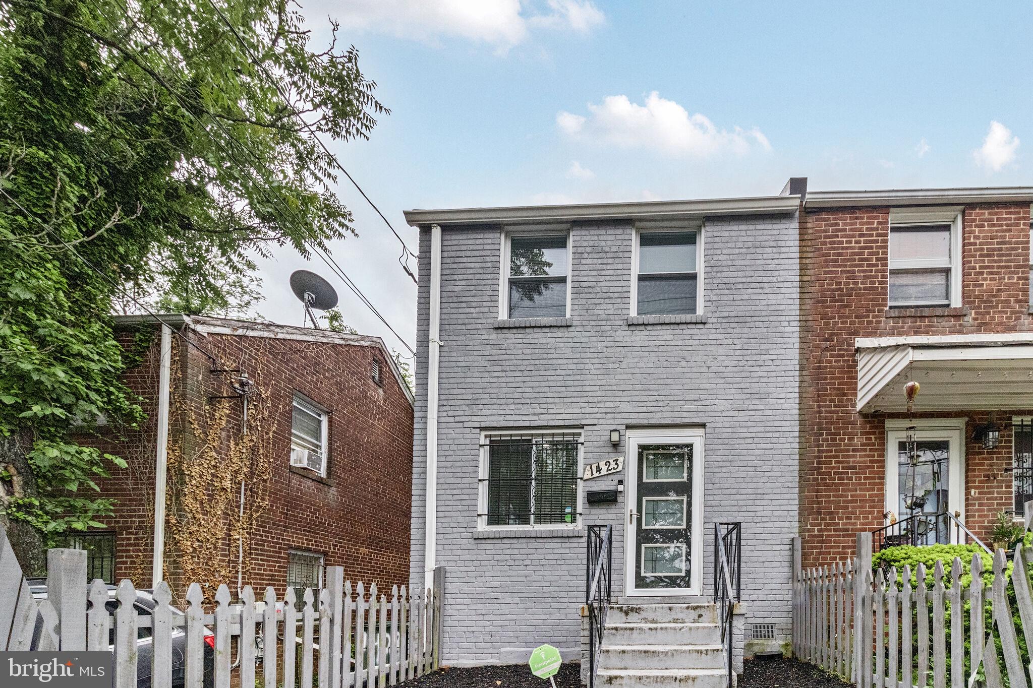 1423 HOWARD ROAD SE